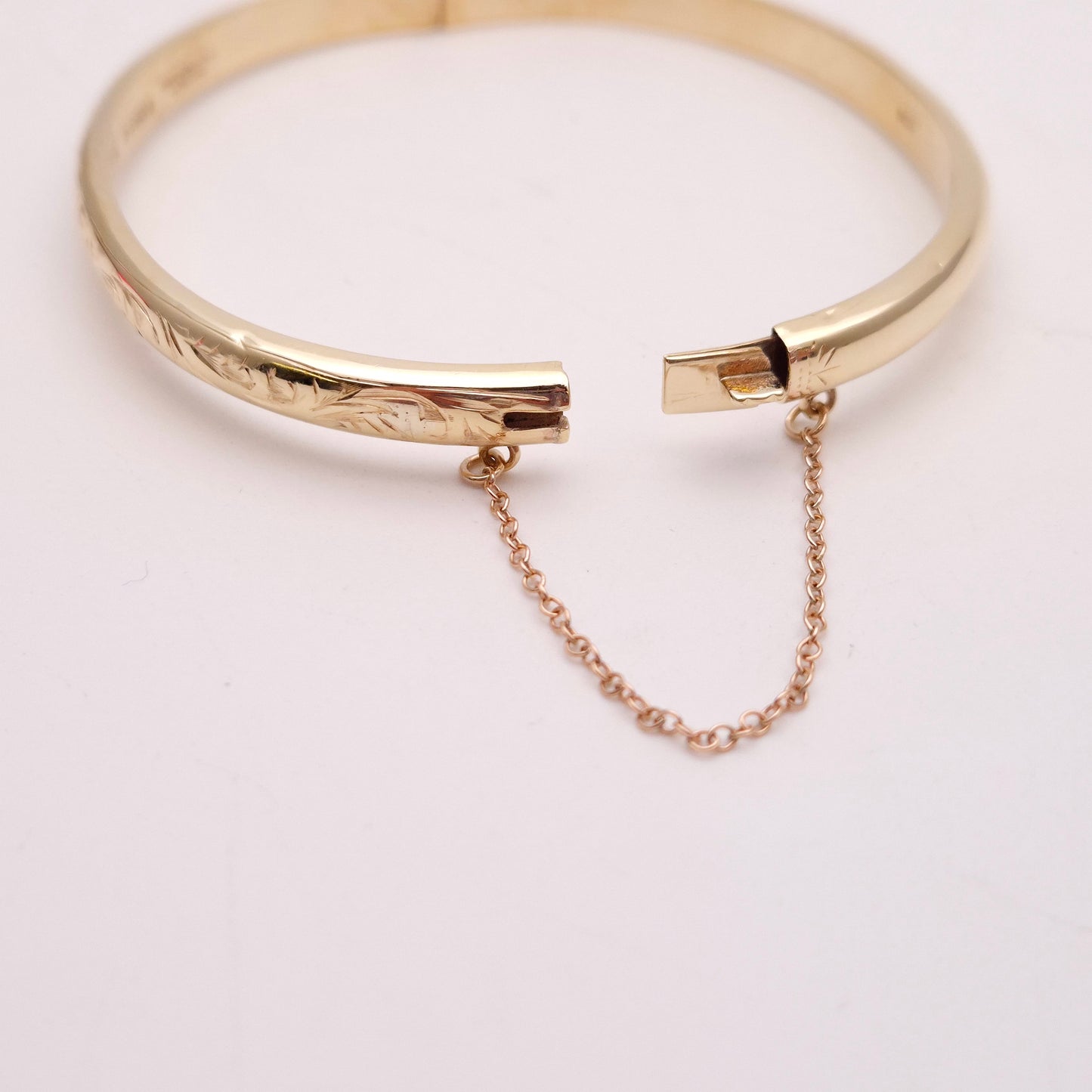 9ct Yellow Gold Narrow Hollow Half Patterned Bangle