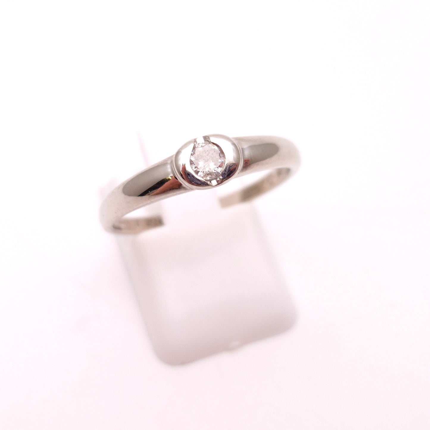 9ct White Gold 0.1ct Diamond Solitaire Ring