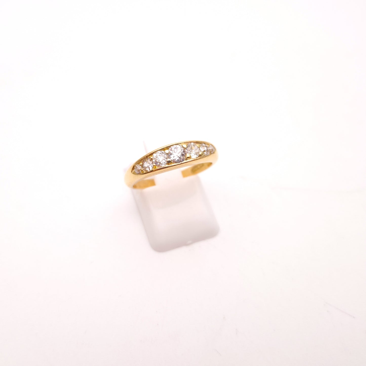 18ct Yellow Gold Antique Diamond Seven Stone Row Ring