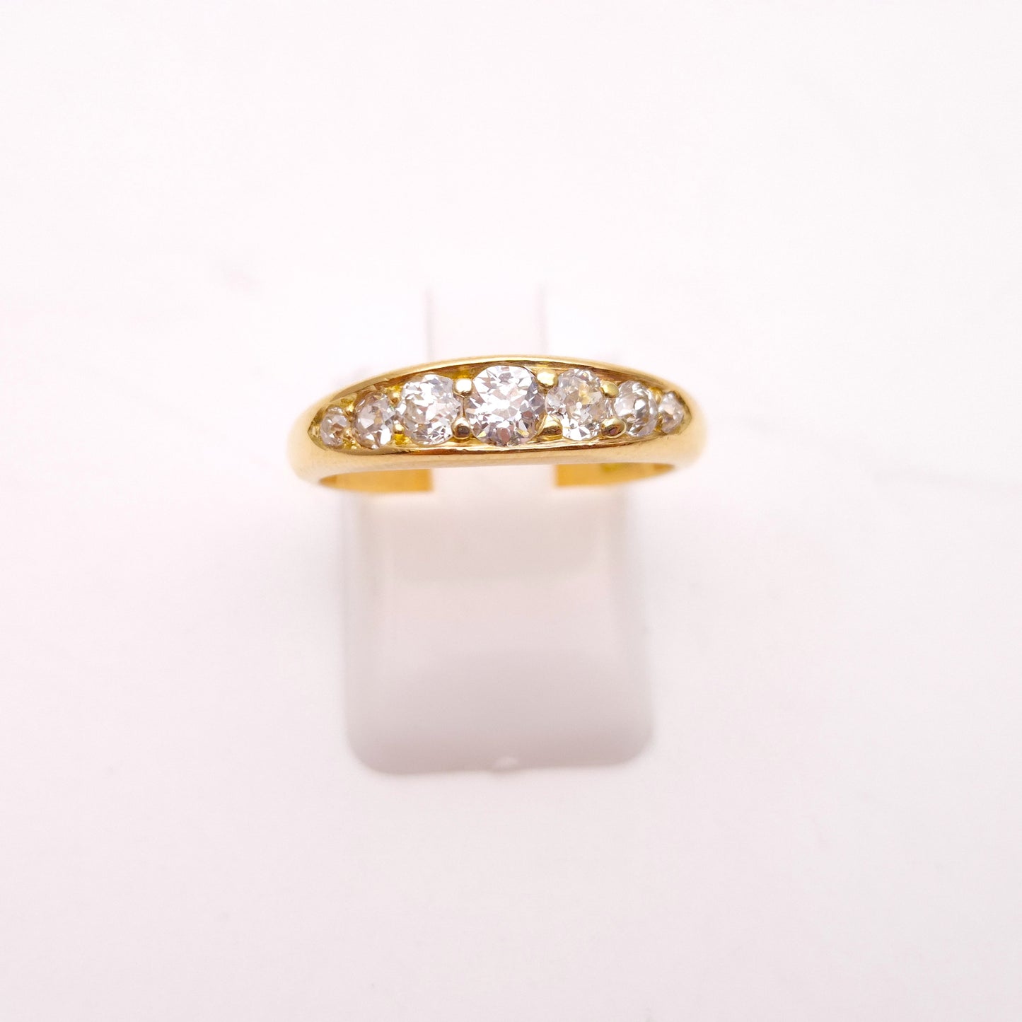 18ct Yellow Gold Antique Diamond Seven Stone Row Ring