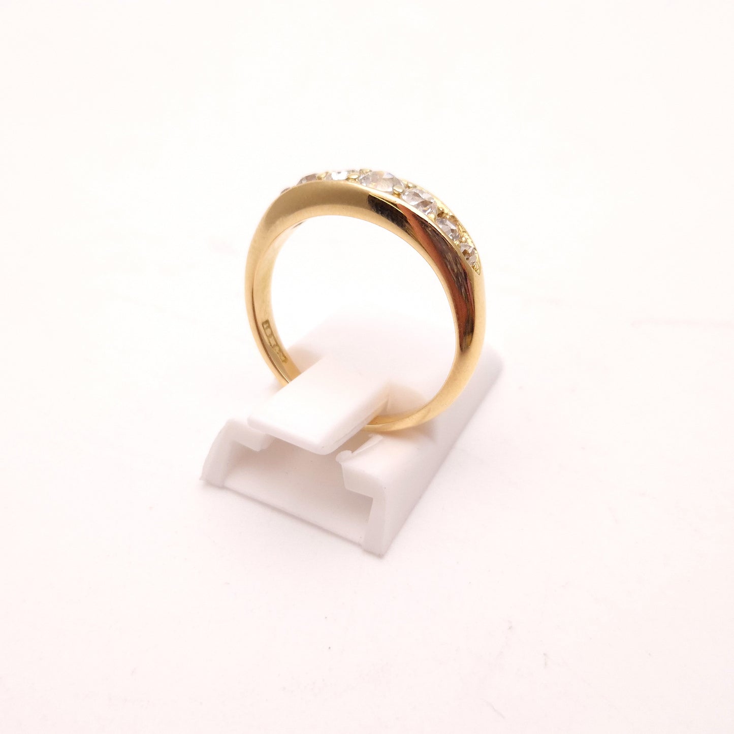 18ct Yellow Gold Antique Diamond Seven Stone Row Ring