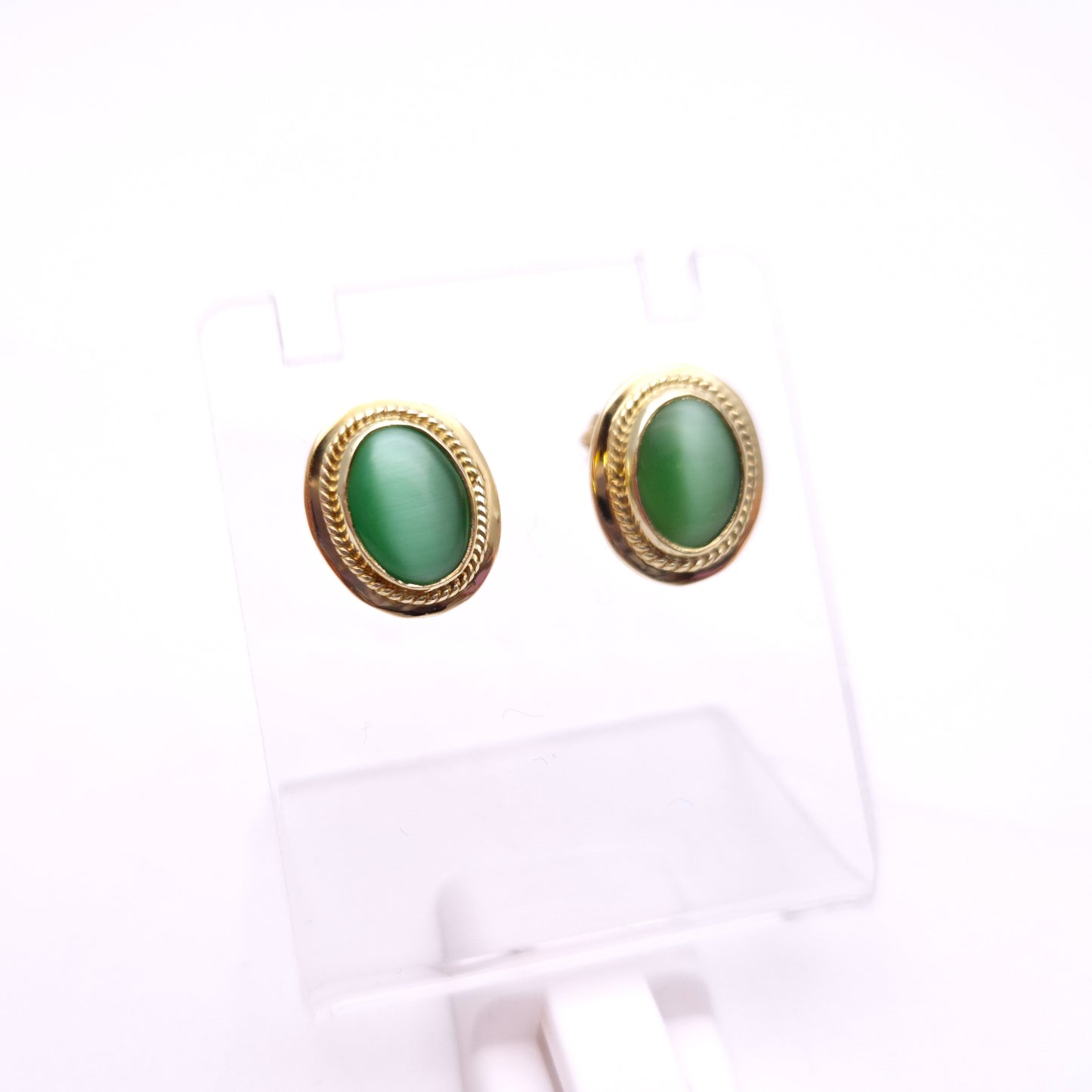 14ct Yellow Gold Green Agate Cats Eye Stud Earrings