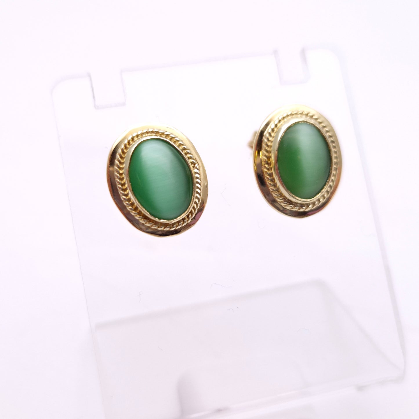 14ct Yellow Gold Green Agate Cats Eye Stud Earrings