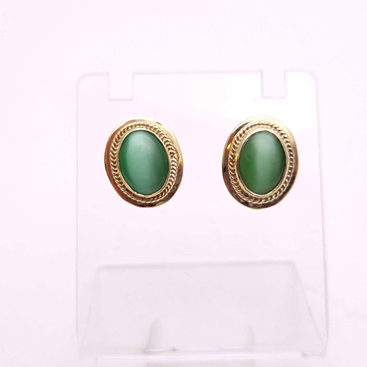 14ct Yellow Gold Green Agate Cats Eye Stud Earrings
