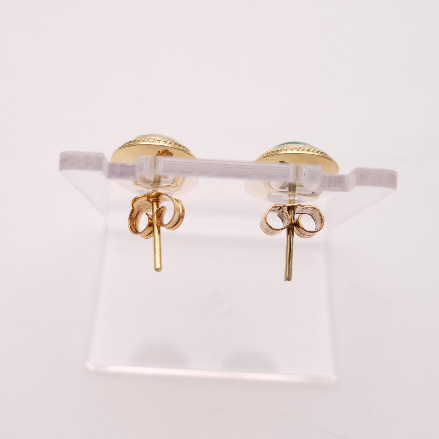 14ct Yellow Gold Green Agate Cats Eye Stud Earrings