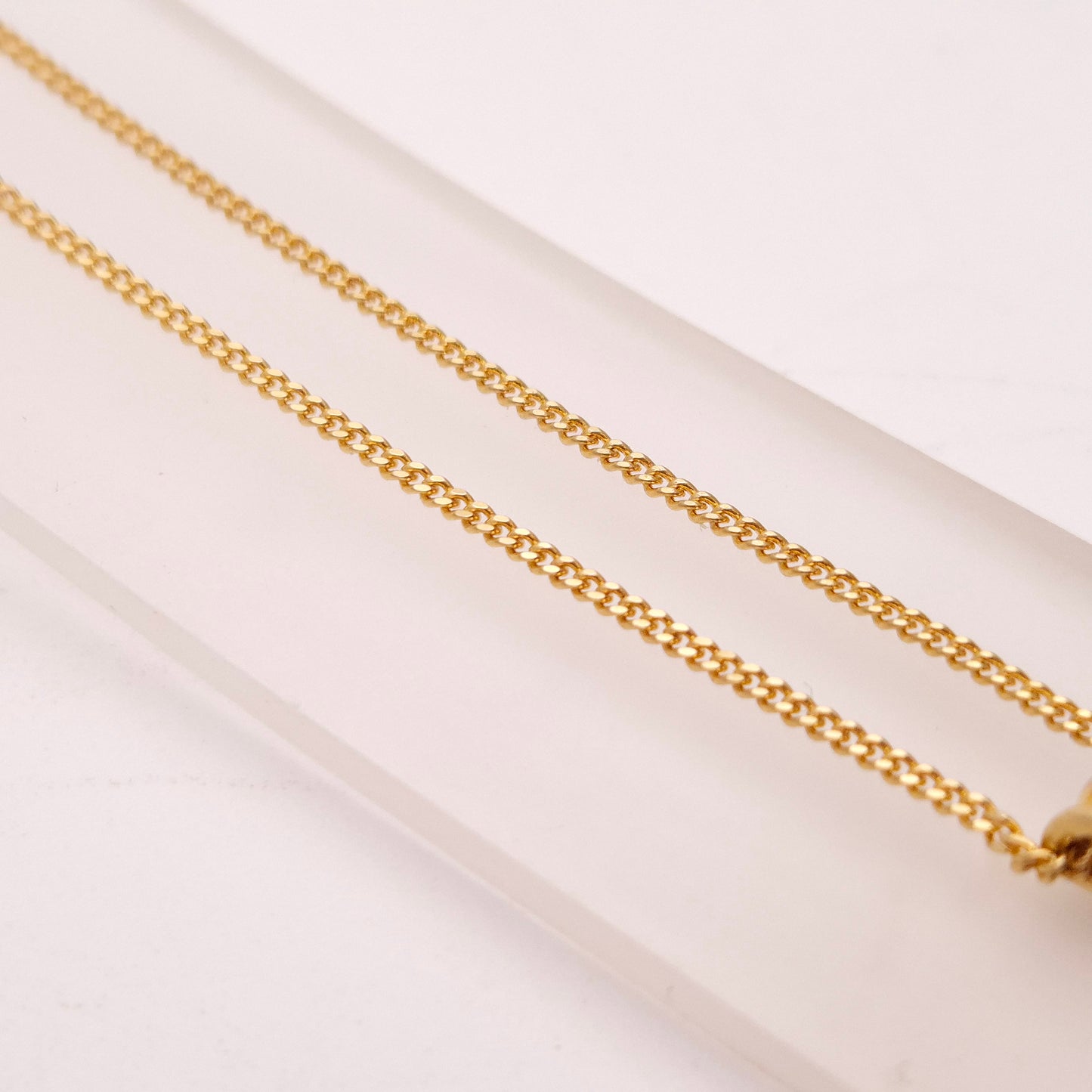 18ct Yellow Gold 0.3ct Princess Cut Solitaire Pendant and Chain