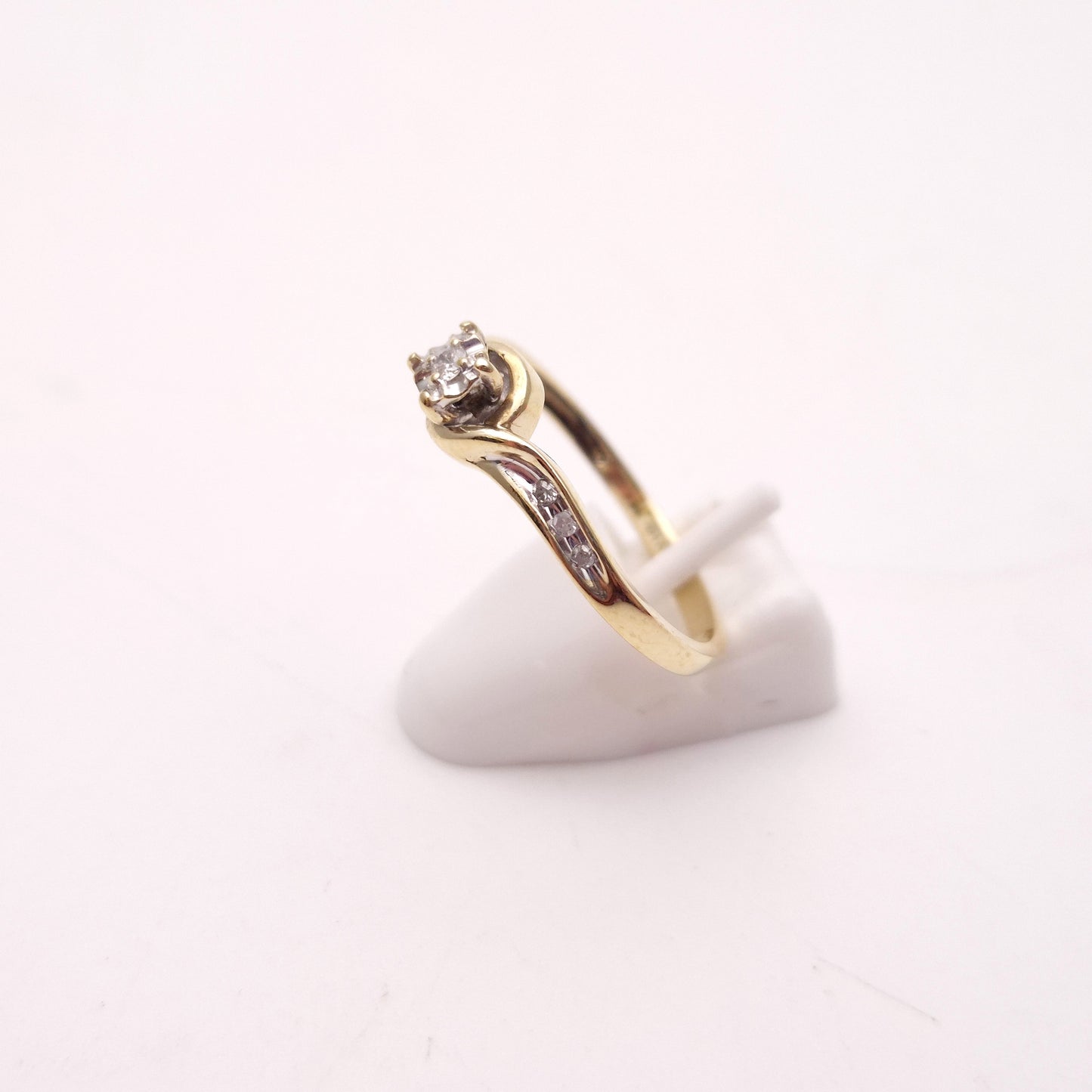 9ct Two Tone Illusion Set Diamond Ring