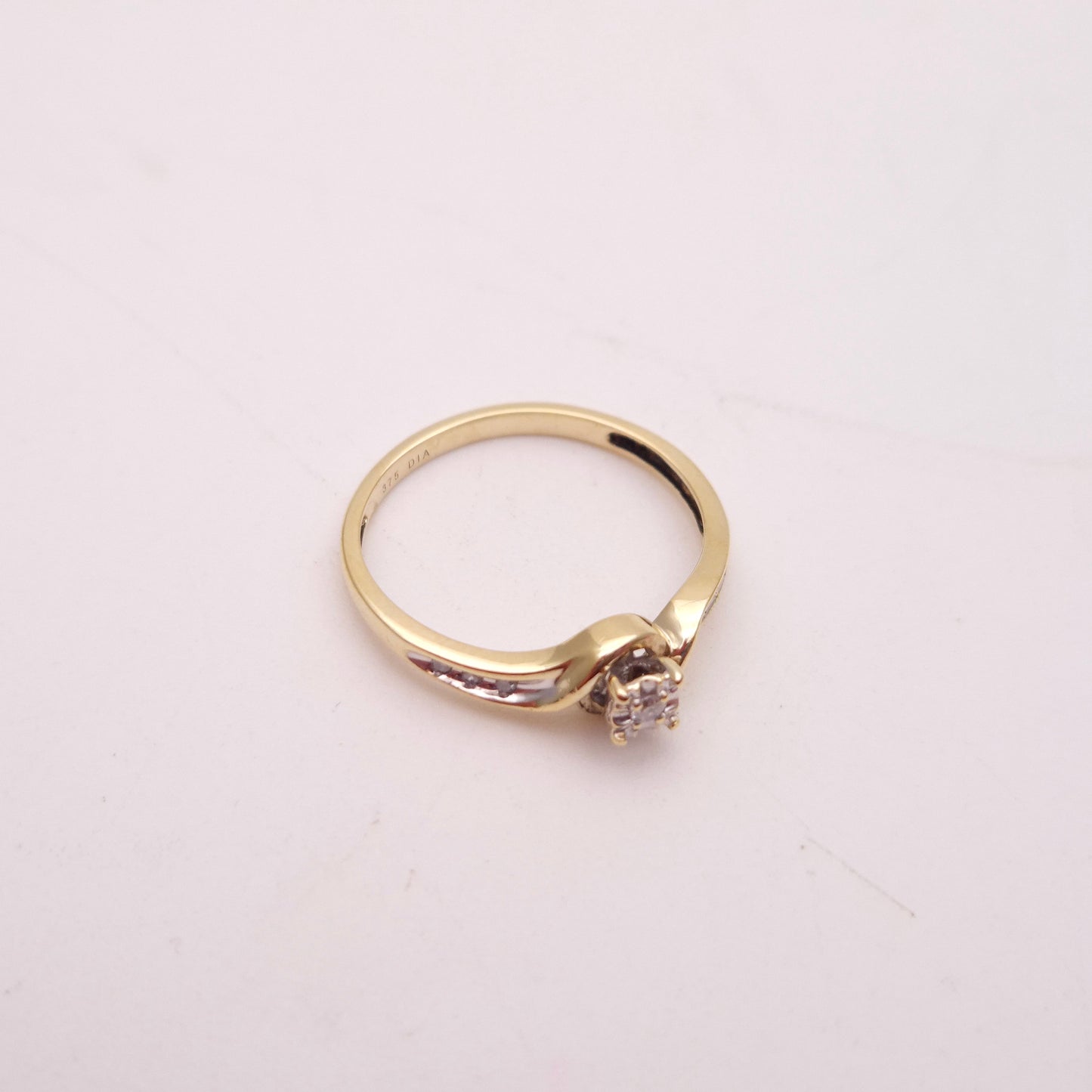 9ct Two Tone Illusion Set Diamond Ring
