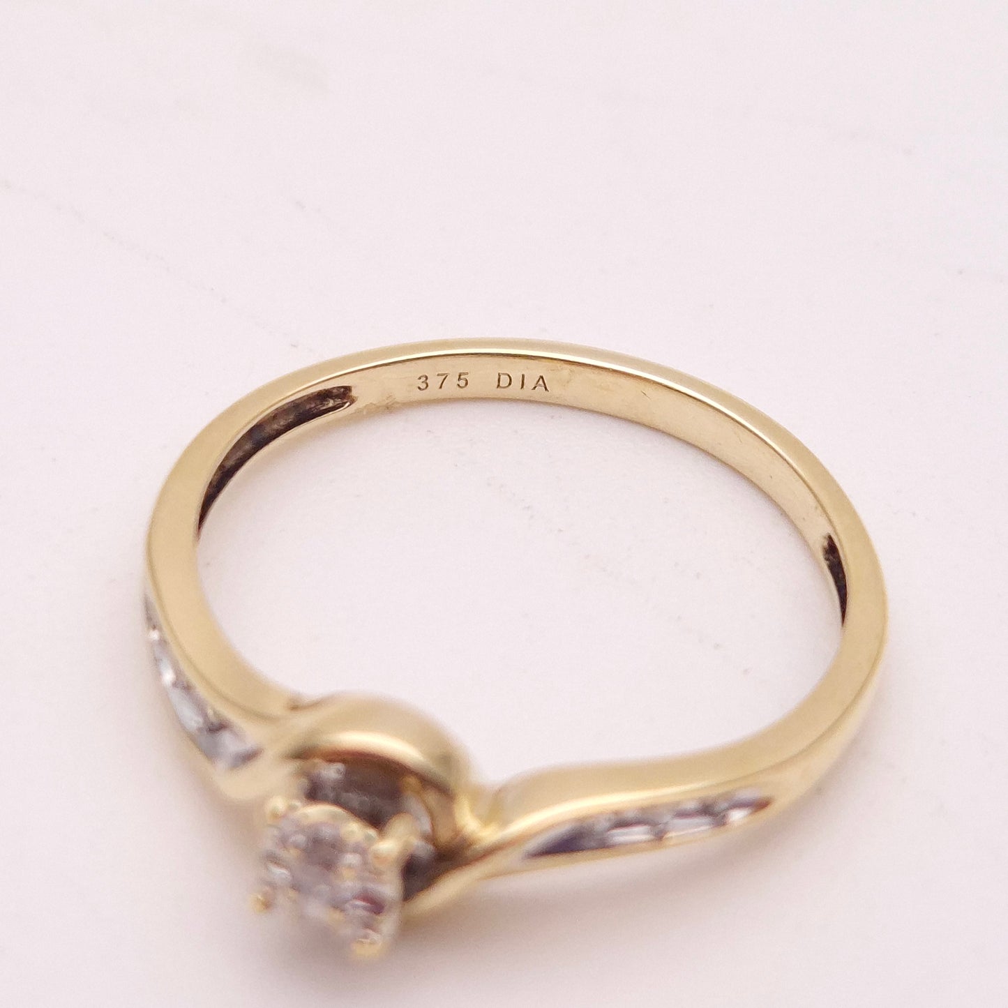 9ct Two Tone Illusion Set Diamond Ring