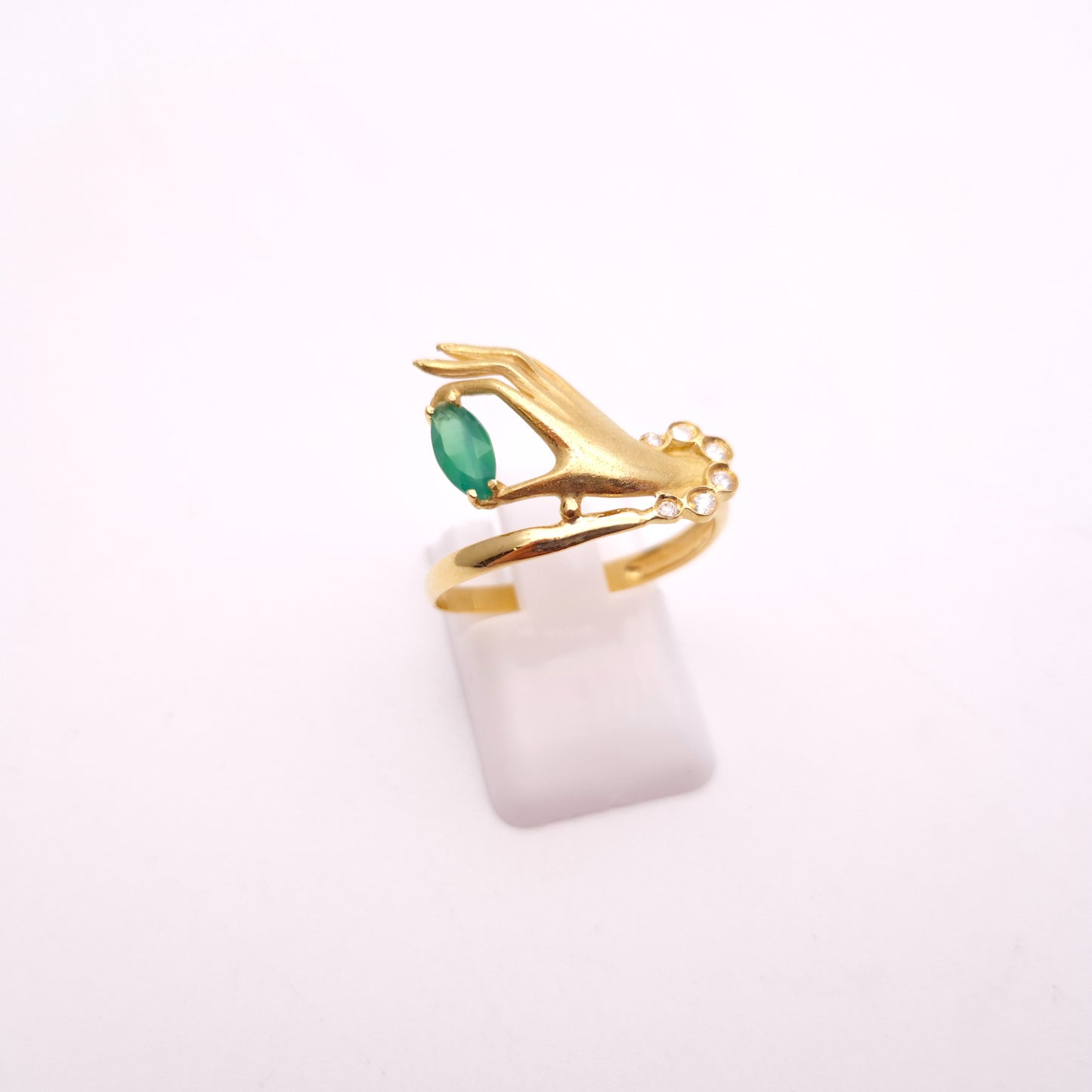 18ct Yellow Gold Chrysoprase and White Stone Hand Ring