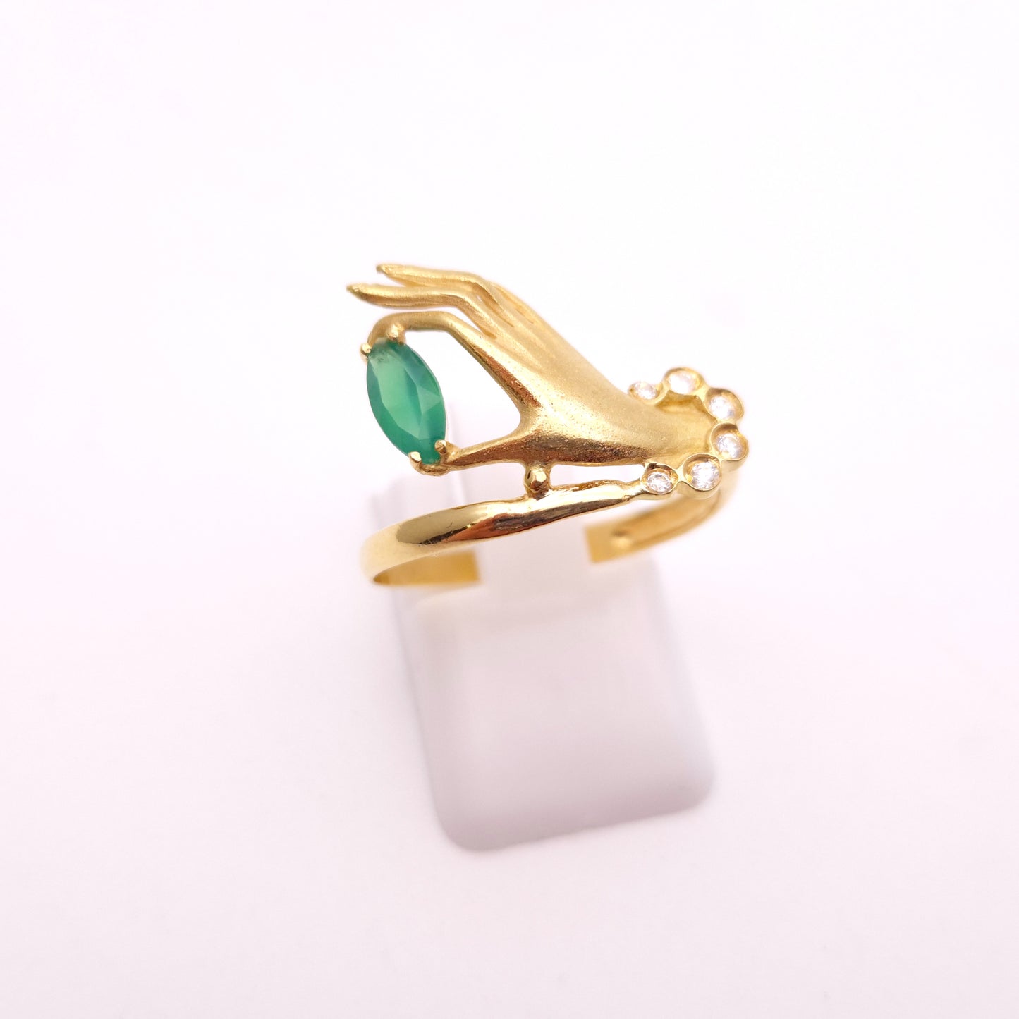 18ct Yellow Gold Chrysoprase and White Stone Hand Ring