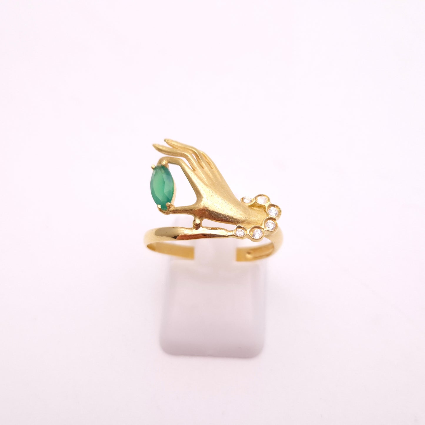 18ct Yellow Gold Chrysoprase and White Stone Hand Ring