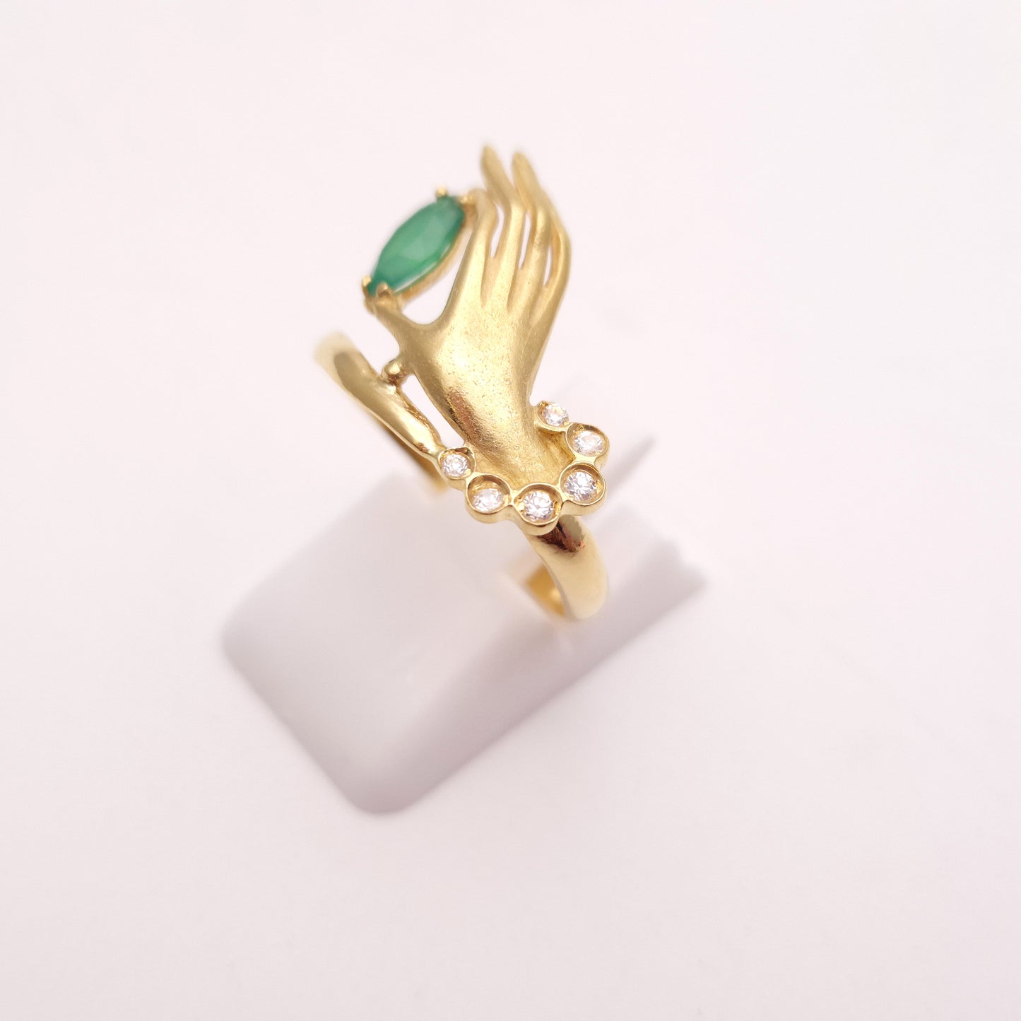 18ct Yellow Gold Chrysoprase and White Stone Hand Ring