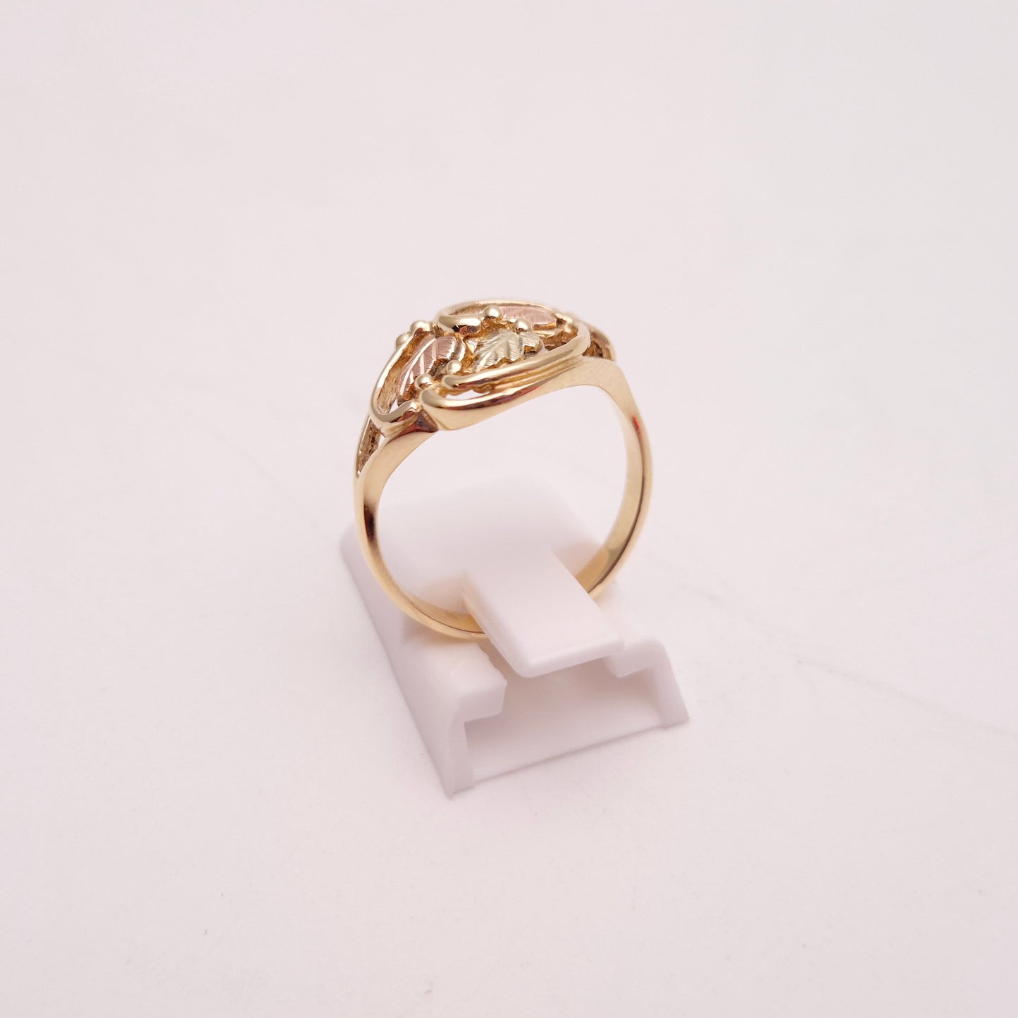 9ct Two Tone Yellow and Rose Gold Leaf Patterned Openwork Ring