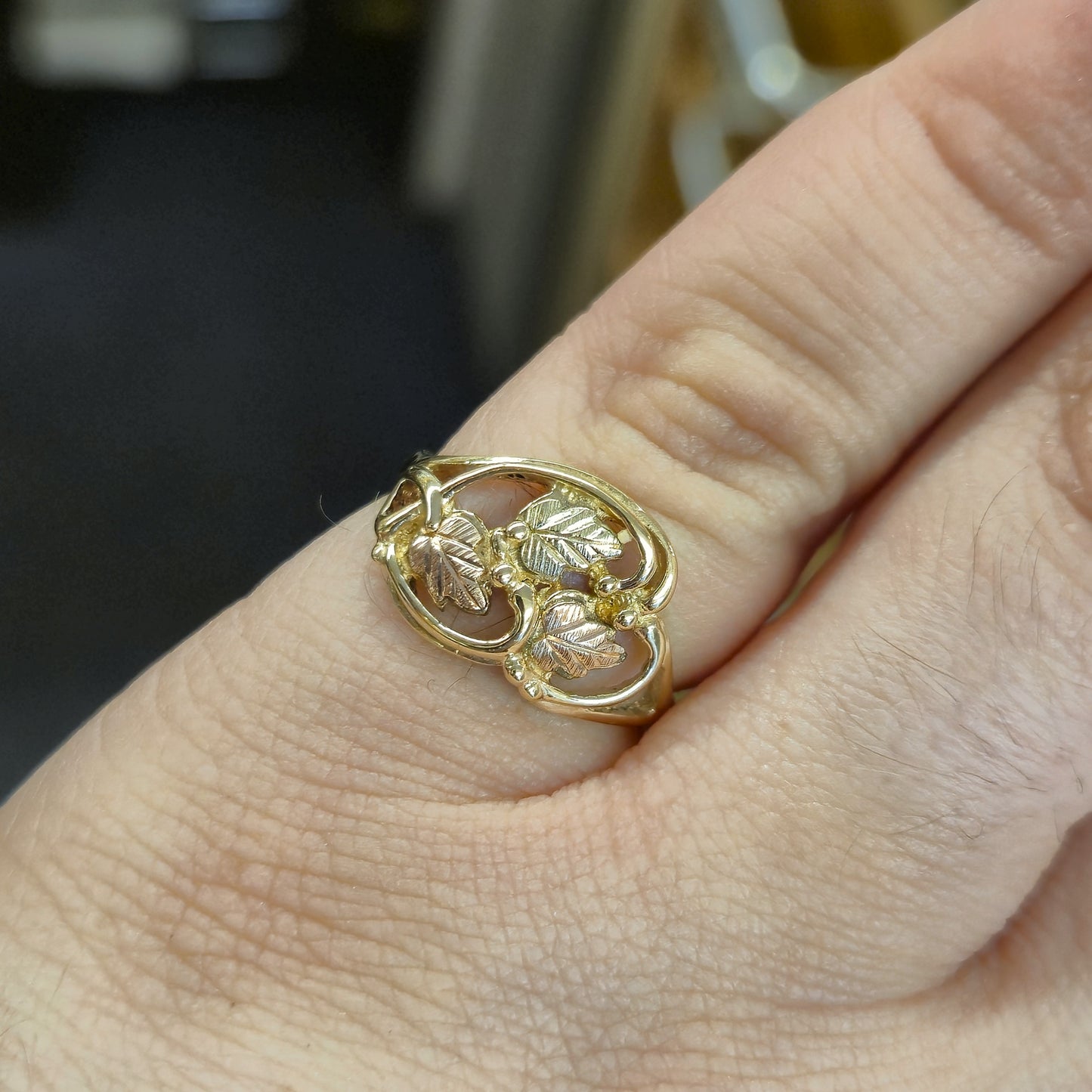 9ct Two Tone Yellow and Rose Gold Leaf Patterned Openwork Ring