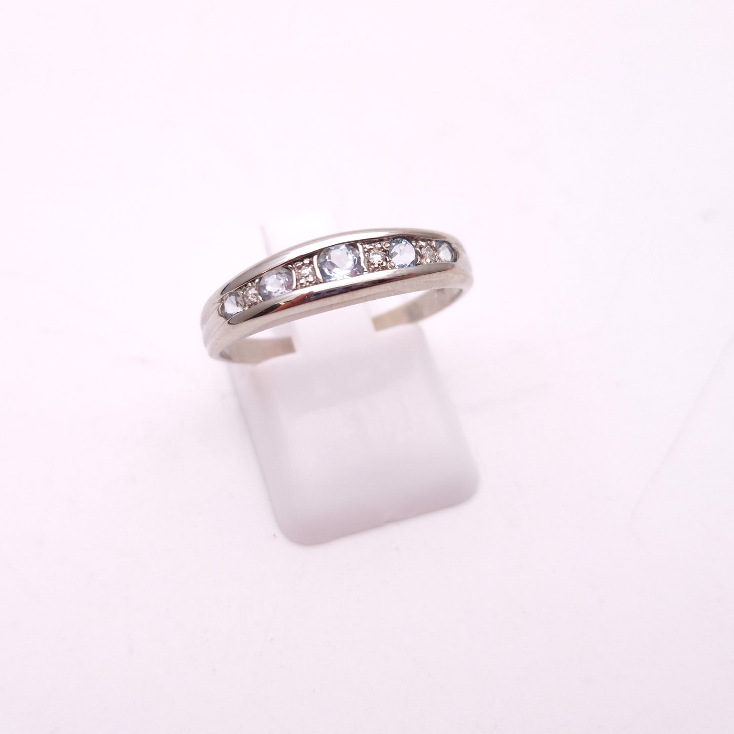 9ct White gold Aquamarine and Diamond Multistone Row Ring