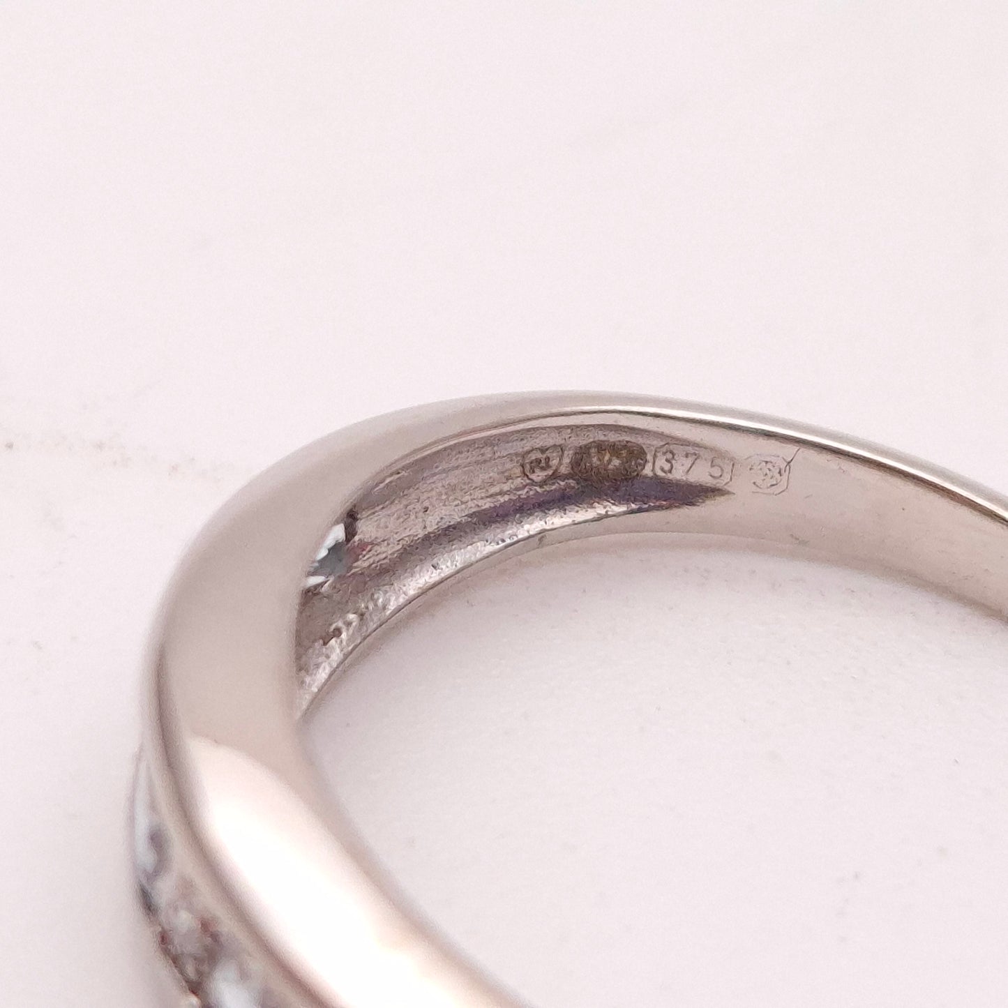 9ct White gold Aquamarine and Diamond Multistone Row Ring