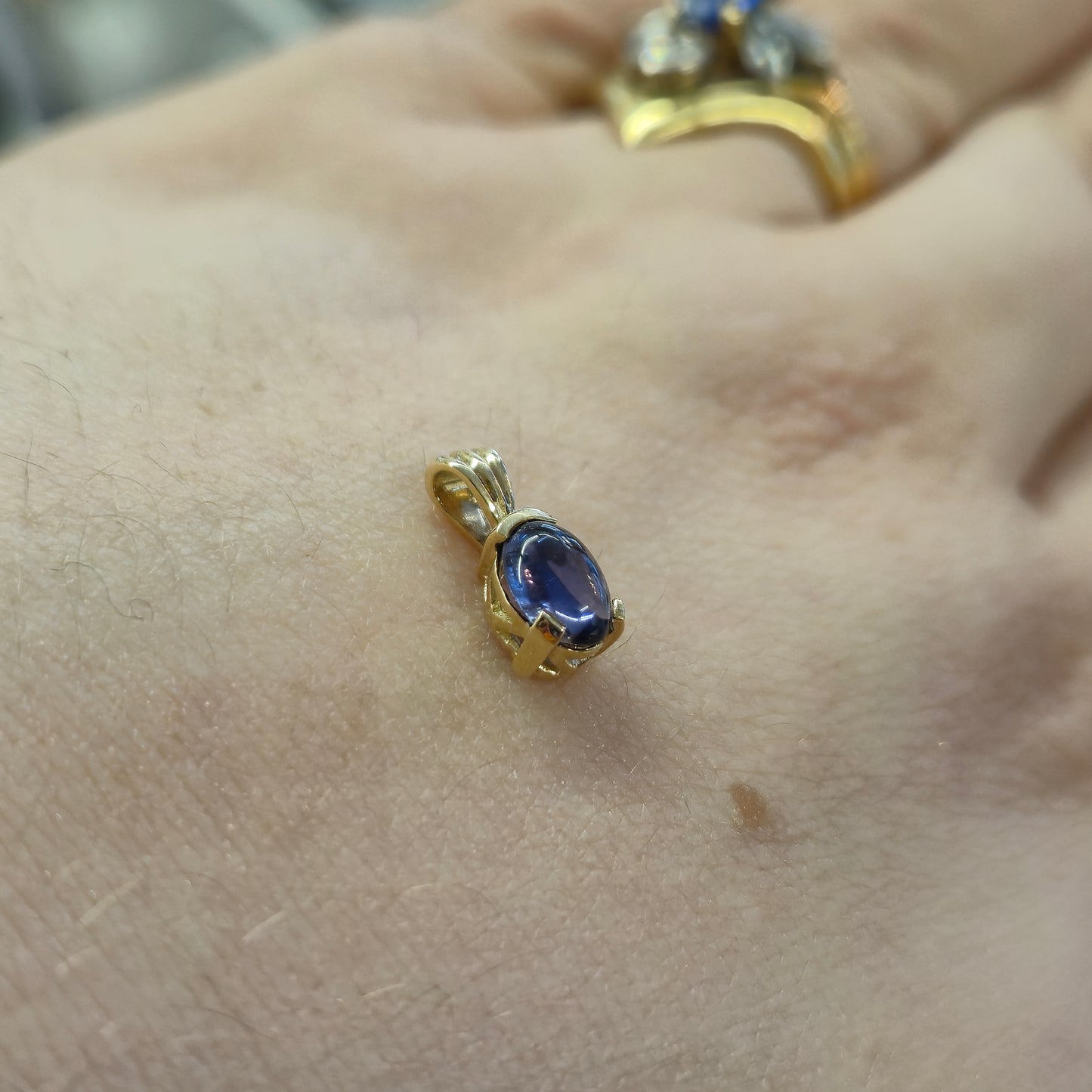 9ct Yellow Gold Cabochon Iolite Pendant Piece