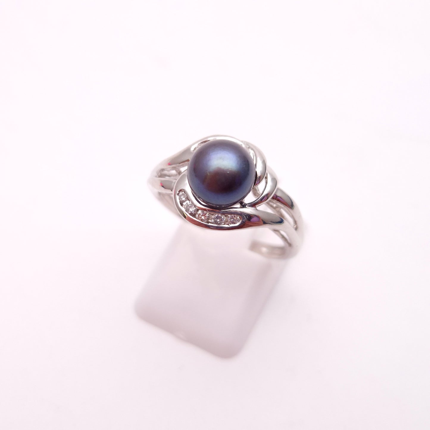 9ct White Gold Black Pearl and Diamond Twist Ring
