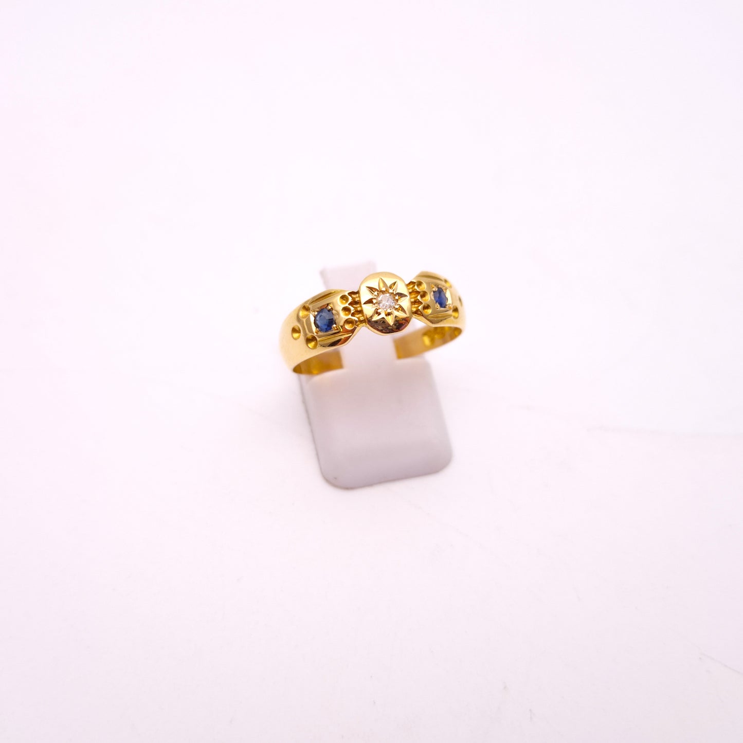 18ct Yellow Gold Antique Victorian Sapphire and Diamond Ring Chester 1899