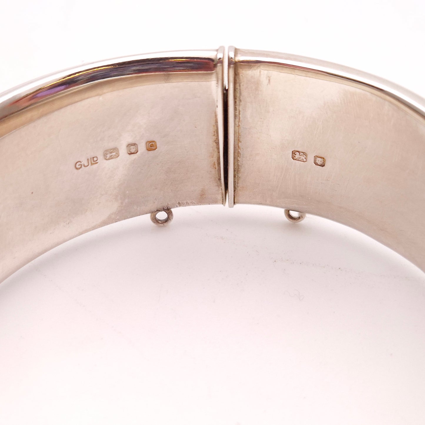 Sterling Silver Vintage 50s Heavyweight Engraved Half Foliate Patterned Hinged Bangle