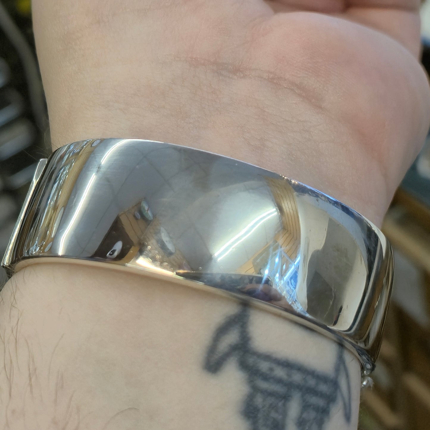 Sterling Silver Vintage 50s Heavyweight Engraved Half Foliate Patterned Hinged Bangle