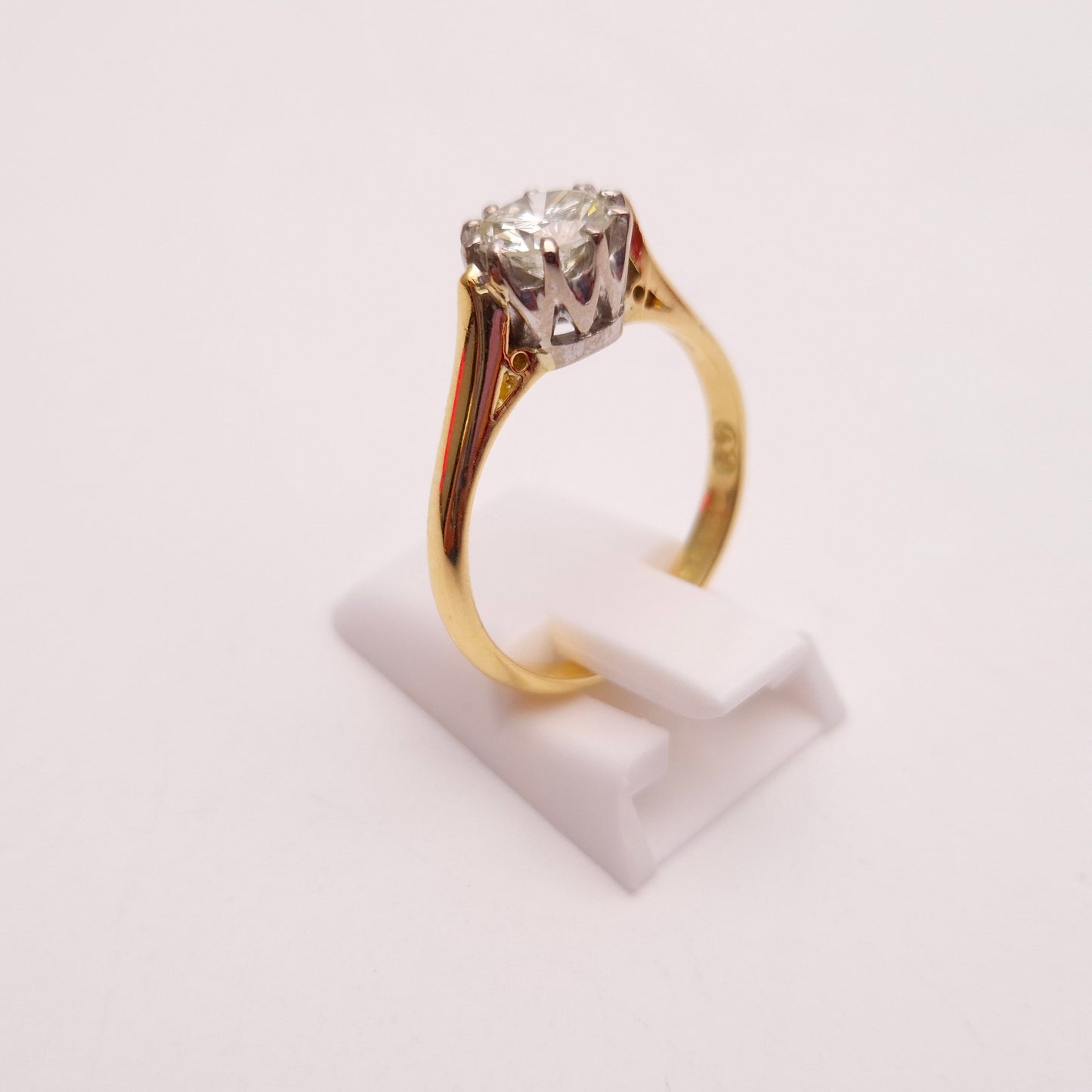 18ct Yellow Gold Vintage Diamond Solitaire Ring 0.95ct