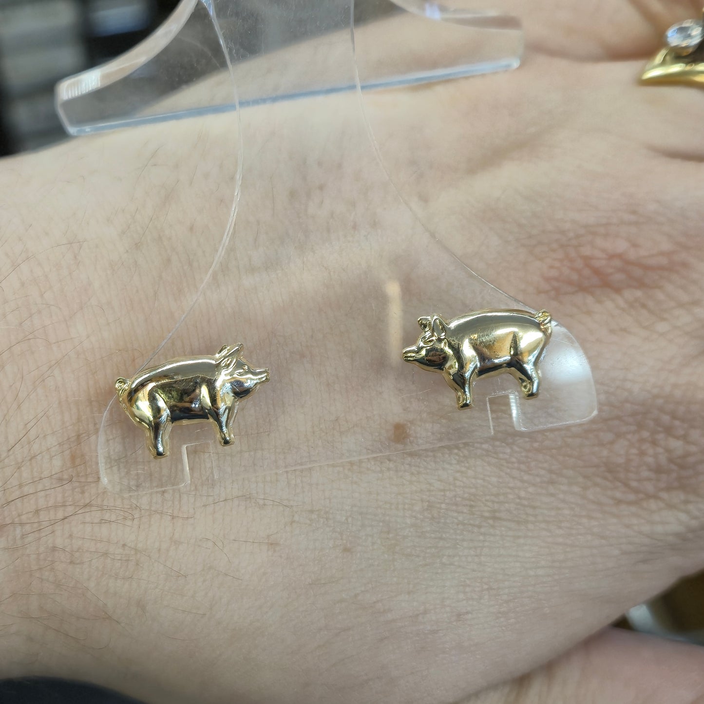 9ct Yellow Gold Lightweight Pig Figure Stud Earrings