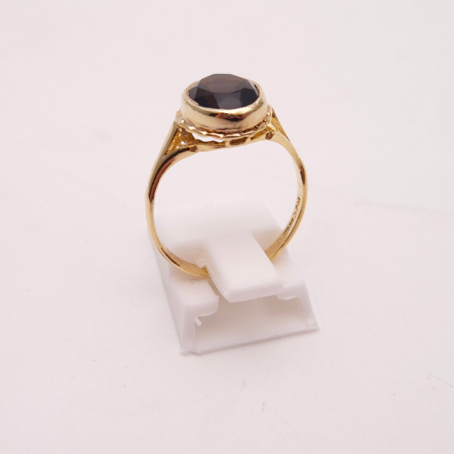 9ct Yellow Gold Traditional Smoky Quartz Solitaire Ring