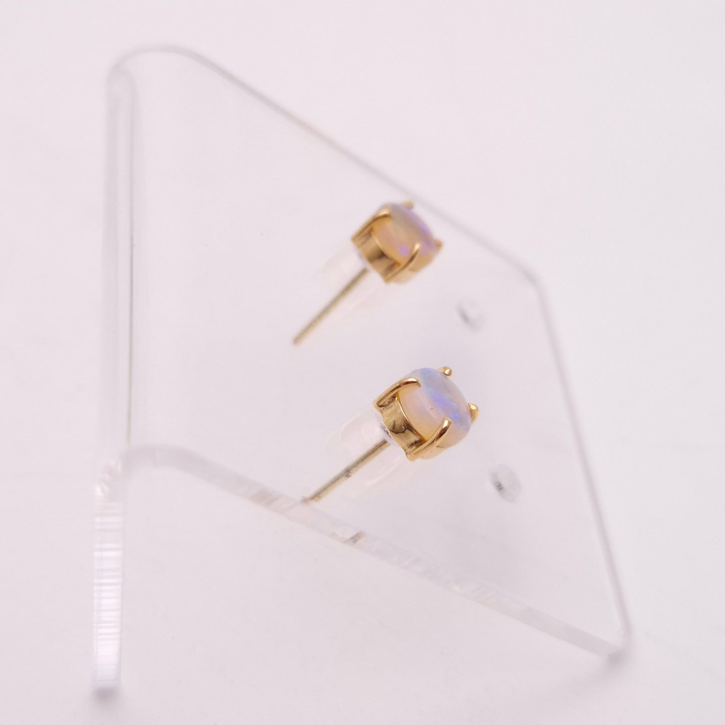 18ct Yellow Gold Opal Cabochon Solitaire Stud Earrings