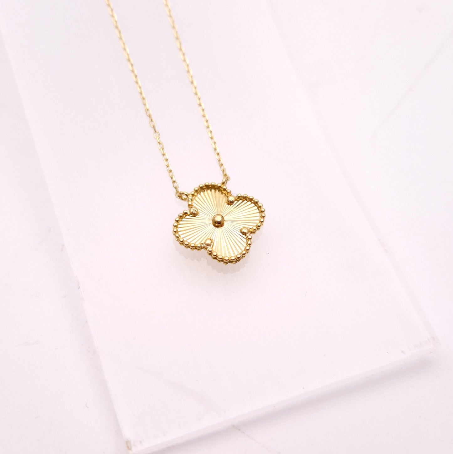18ct Yellow Gold Van Cleef & Arpels Alhambra Dupe Single Motif Necklace