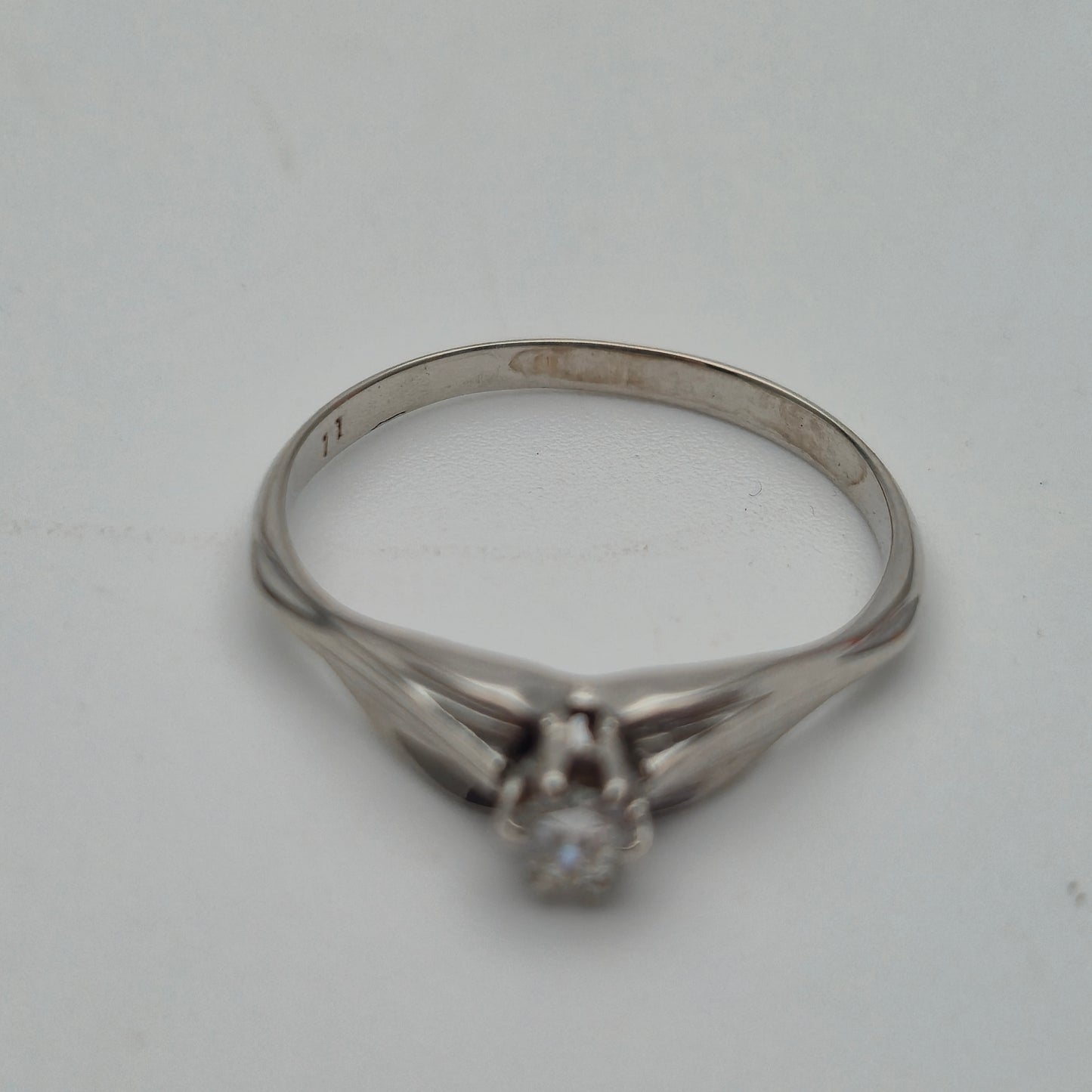 18ct White gold Vintage Antique Diamond Solitaire Ring