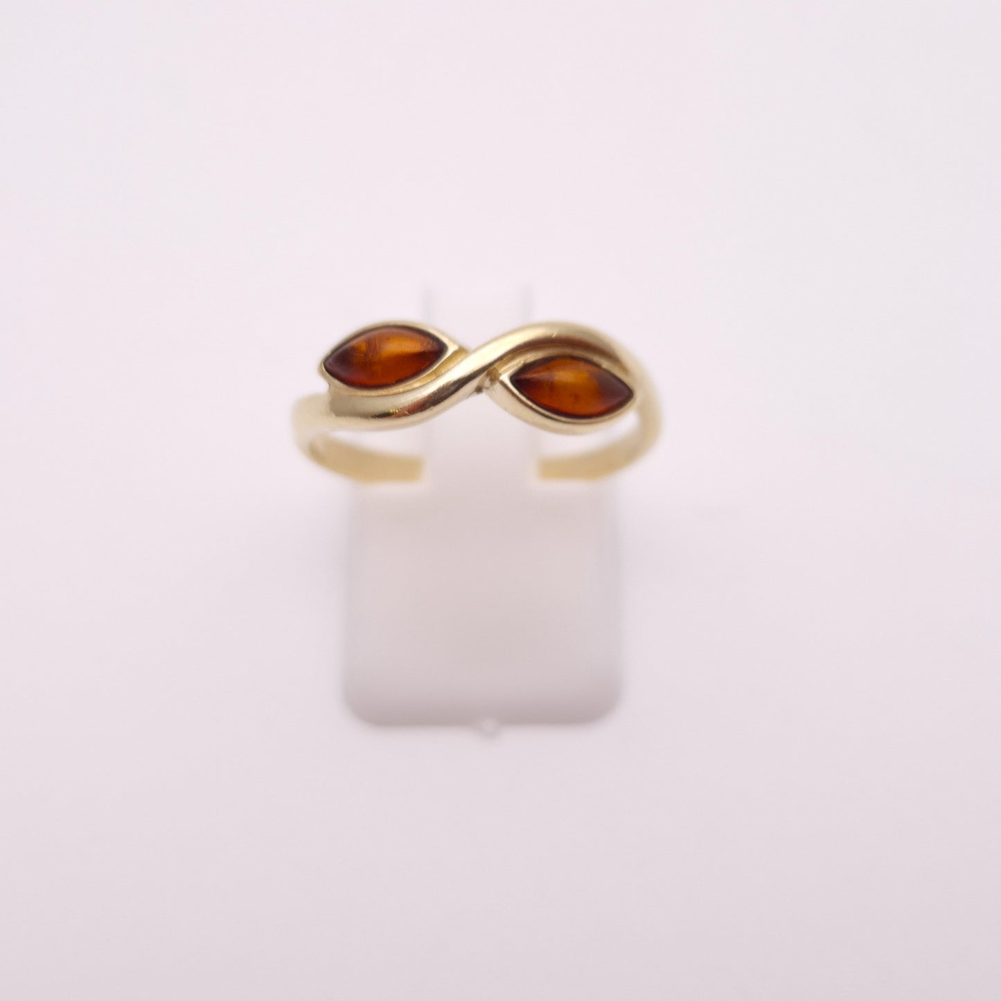 9ct Yellow Gold Vintage Two Stone Marquise Shaped Amber Wave Ring