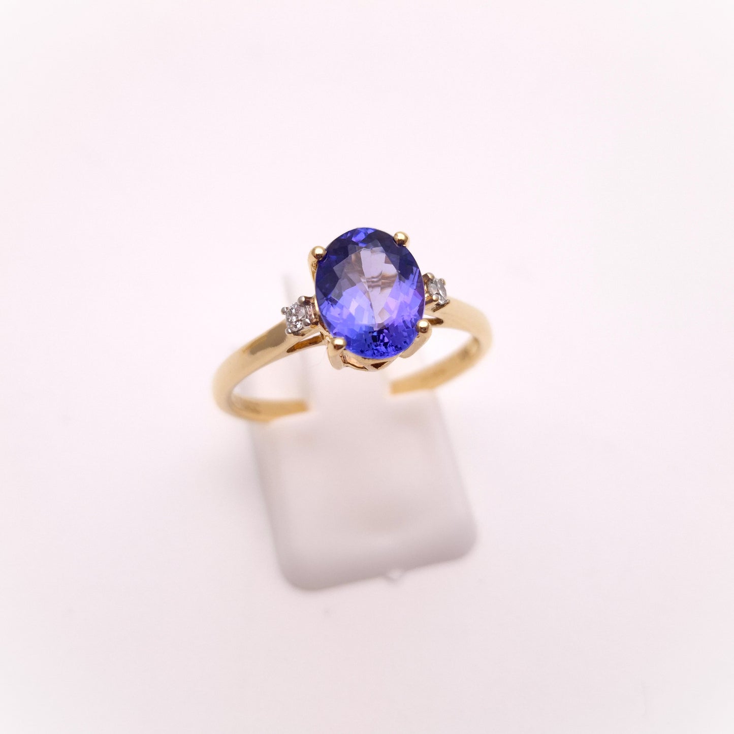 18ct Yellow Gold Oval Cut Tanzanite and Diamond Trilogy Ring