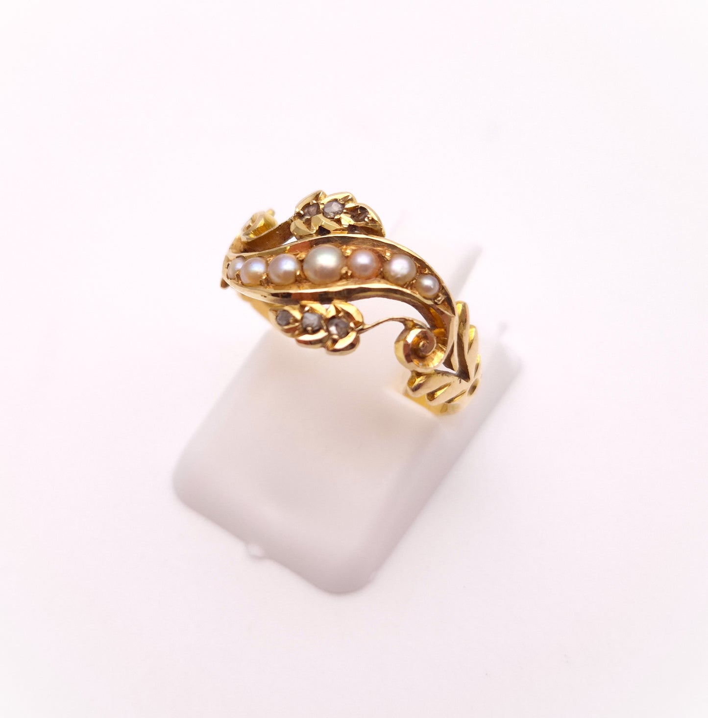 18ct Yellow Gold Antique Chester 1907 Pearl and Diamond Floral Ring