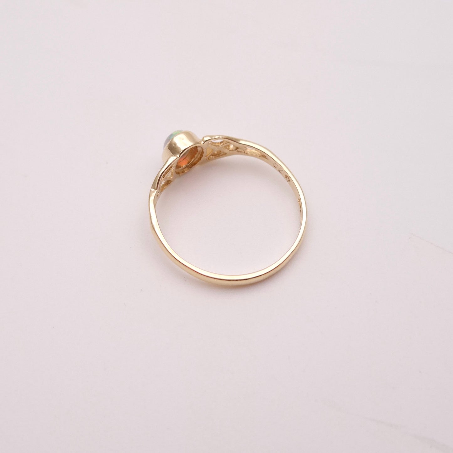 9ct Yellow Gold Celtic Cut-Out Openwork Opal Solitaire Ring