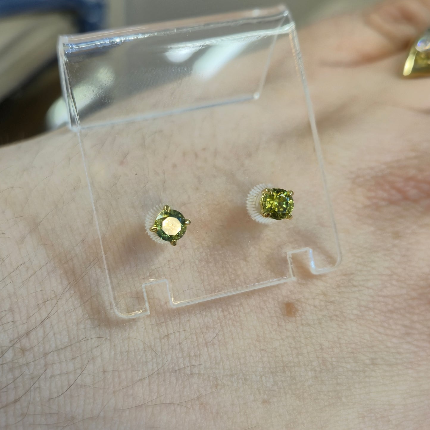 9ct Yellow Gold Round Cut Green Topaz Solitaire Stud Earrings