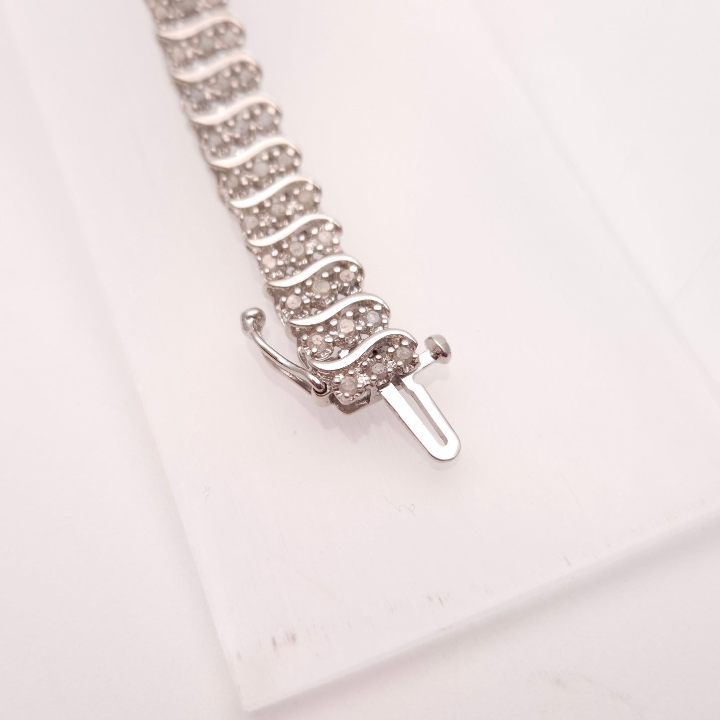 9ct White Gold Substantial 2.0TCW Multi Diamond Tennis Bracelet