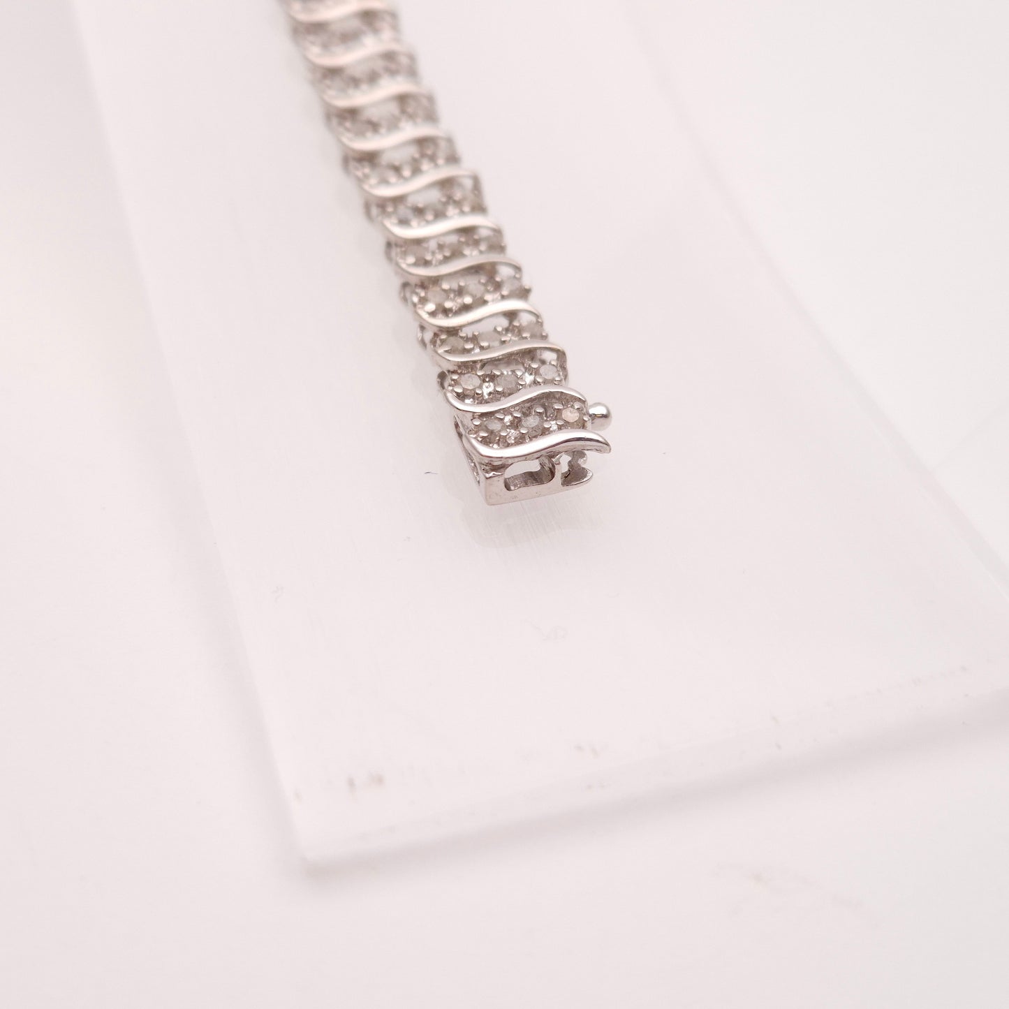 9ct White Gold Substantial 2.0TCW Multi Diamond Tennis Bracelet