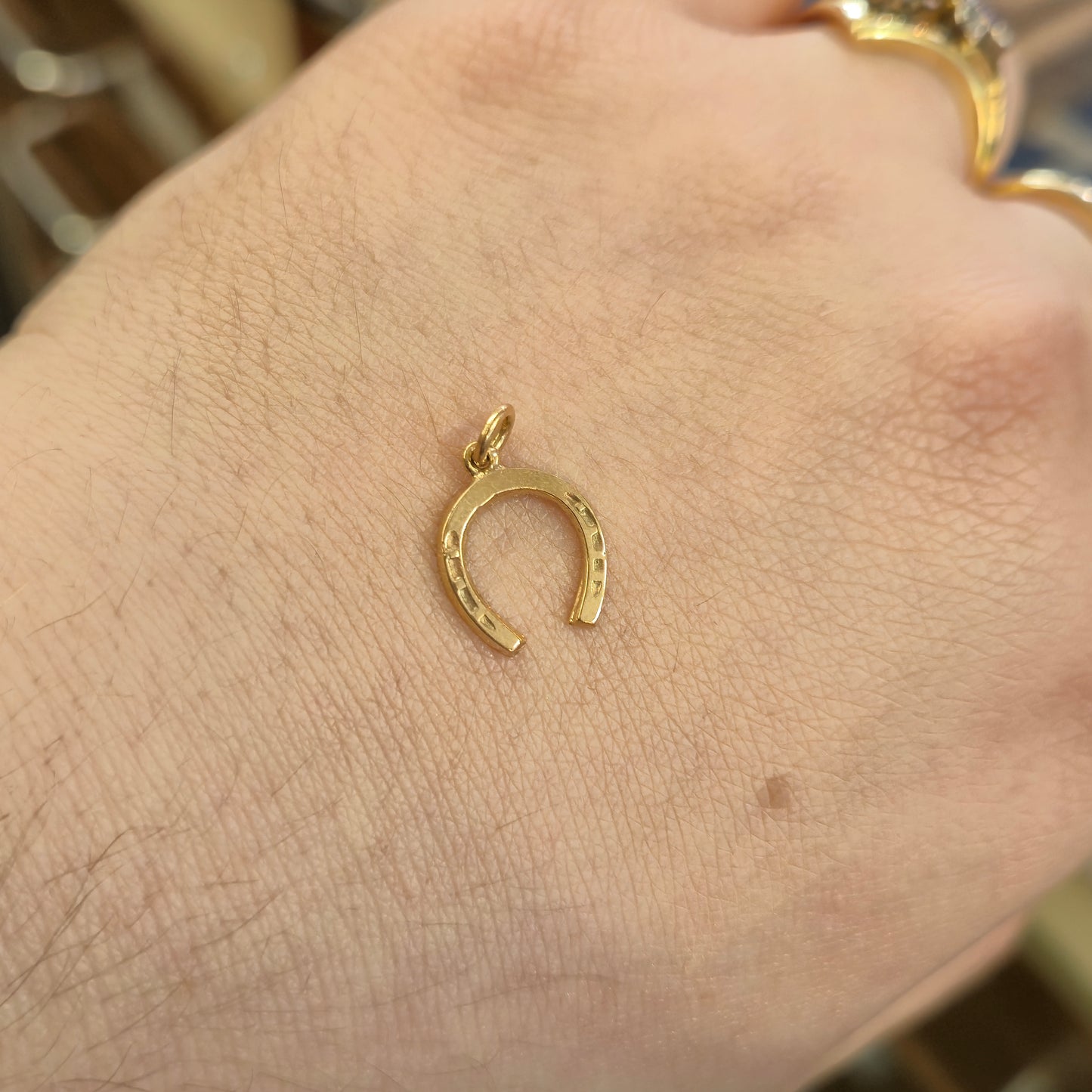 9ct Yellow Gold Small Hollow Horseshoe Charm / Pendant