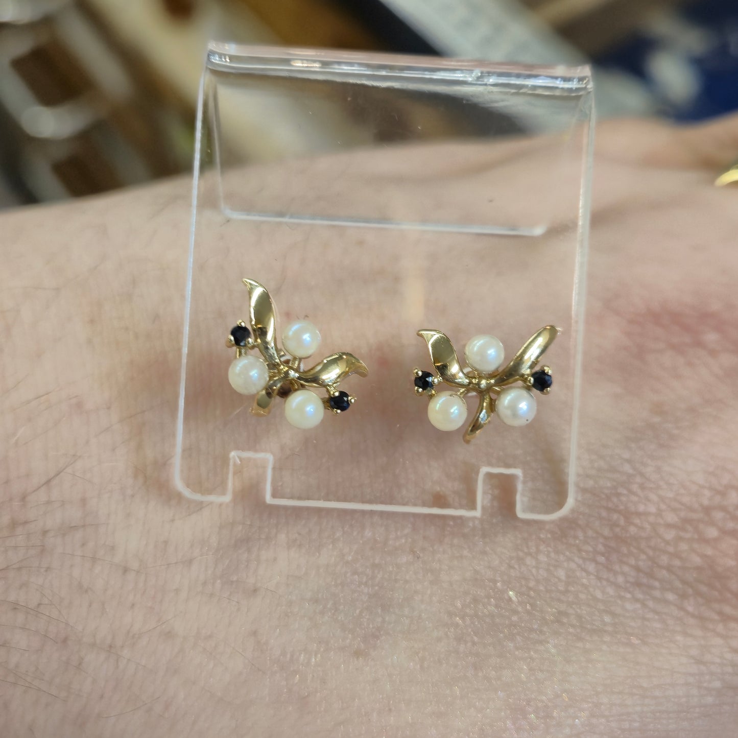 9ct Yellow Gold Vintage Pearl and Sapphire Leafy Foliate Stud Earrings