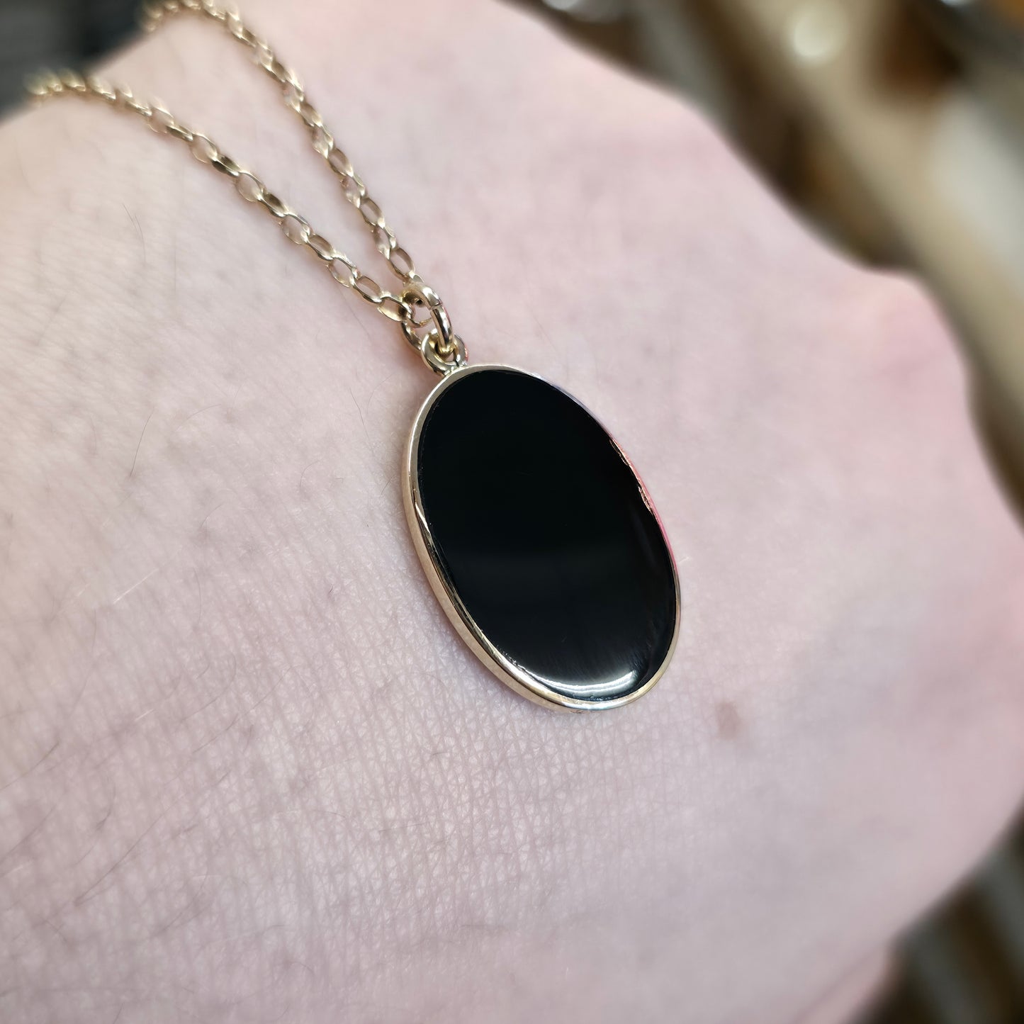 9ct Yellow Gold Vintage Double Sided Oval Onyx Panel Pendant