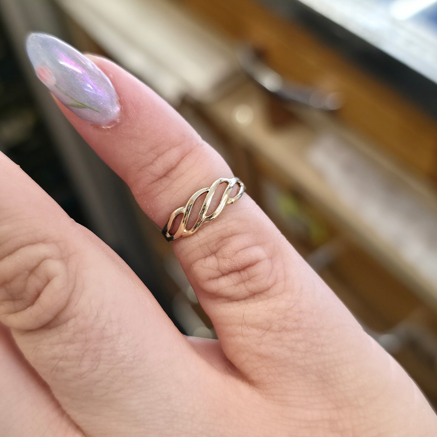 9ct Yellow Gold Vintage Lightweight Small Openwork Four Wave Ring
