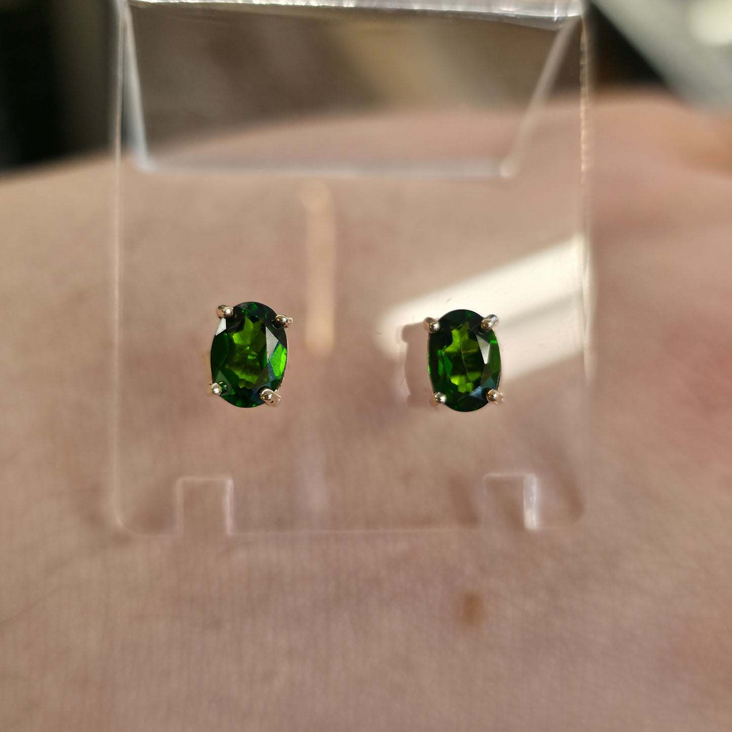 9ct Yellow Gold Oval Cut Chrome Diopside Solitaire Stud Earrings