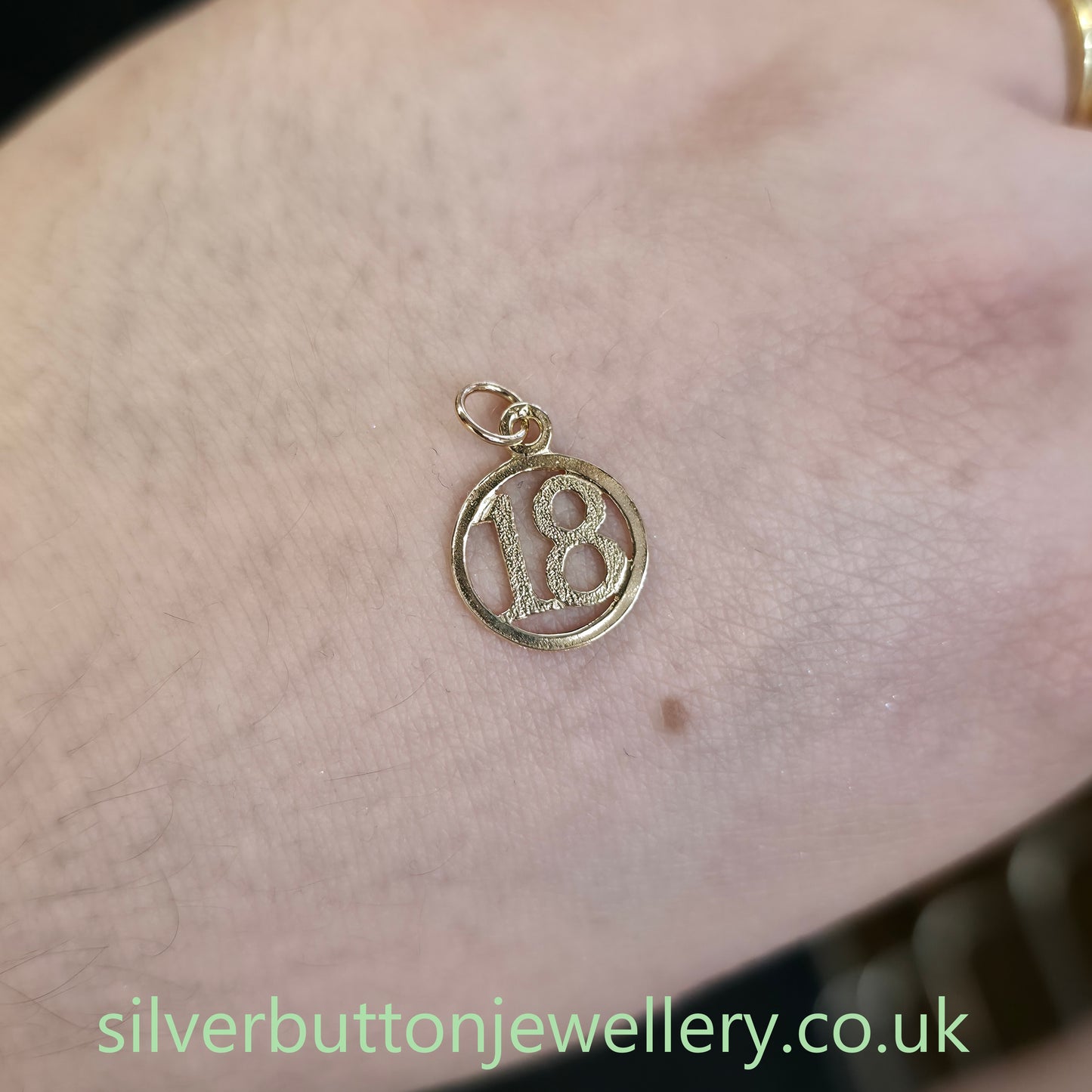 9ct Yellow Gold Vintage Solid '18' Age / Year Charm / Pendant Piece