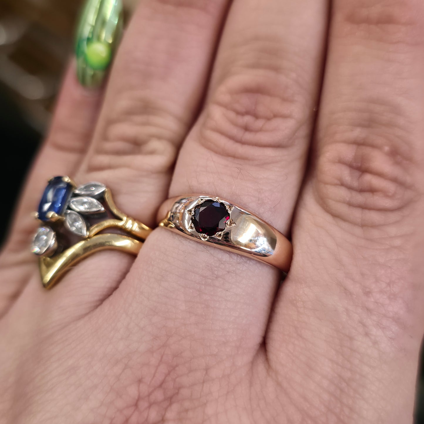 9ct Rose Gold Vintage Gents Star Set Garnet Solitaire Band Ring