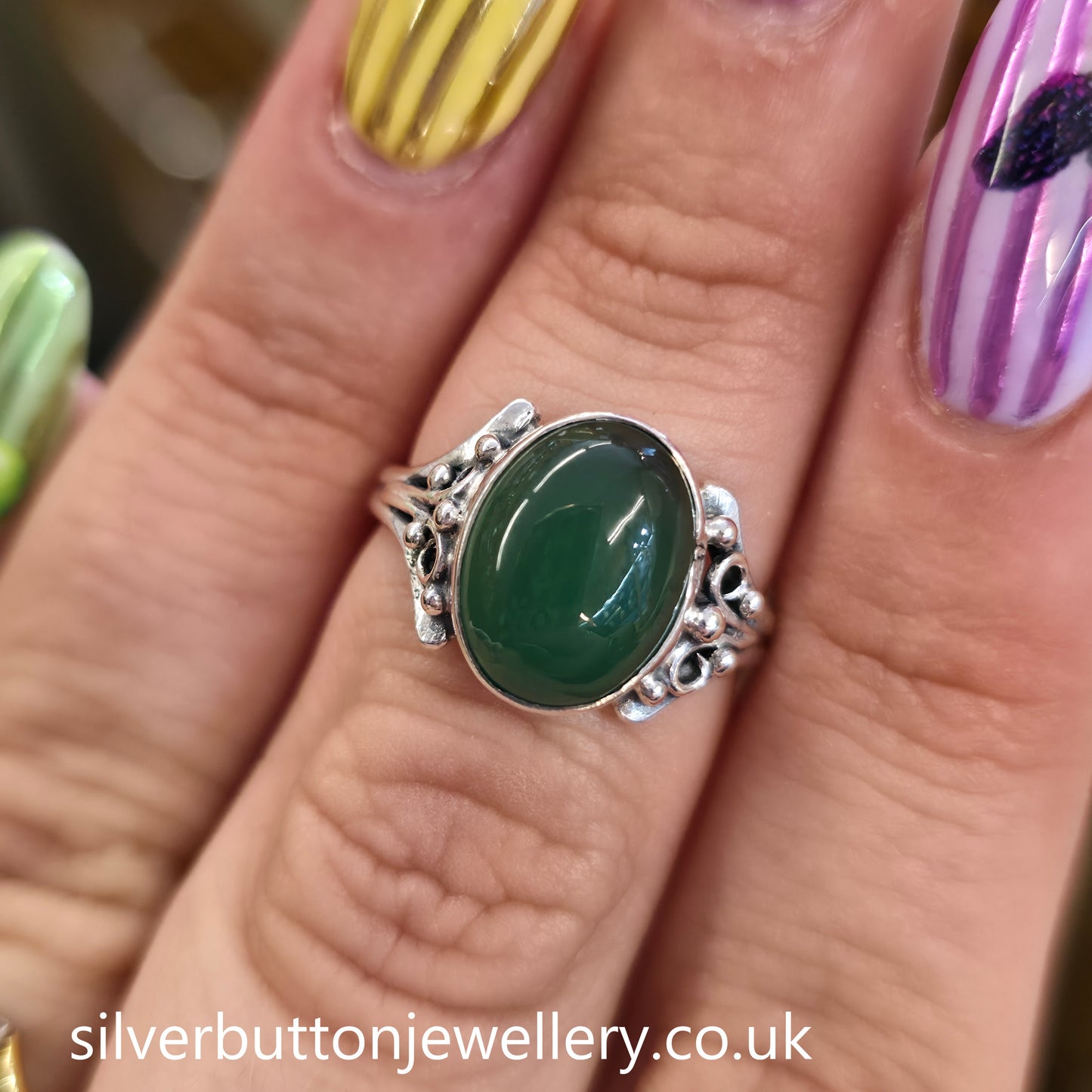 Sterling Silver Oval Cabochon Green Stone Solitaire Fancy Shoulders Ring