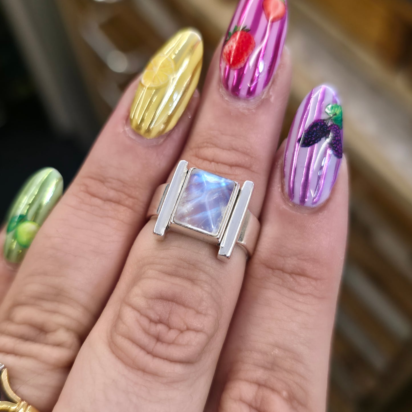 Sterling Silver Vintage Rectangular Sugarloaf Cut Labradorite / Moonstone Ring