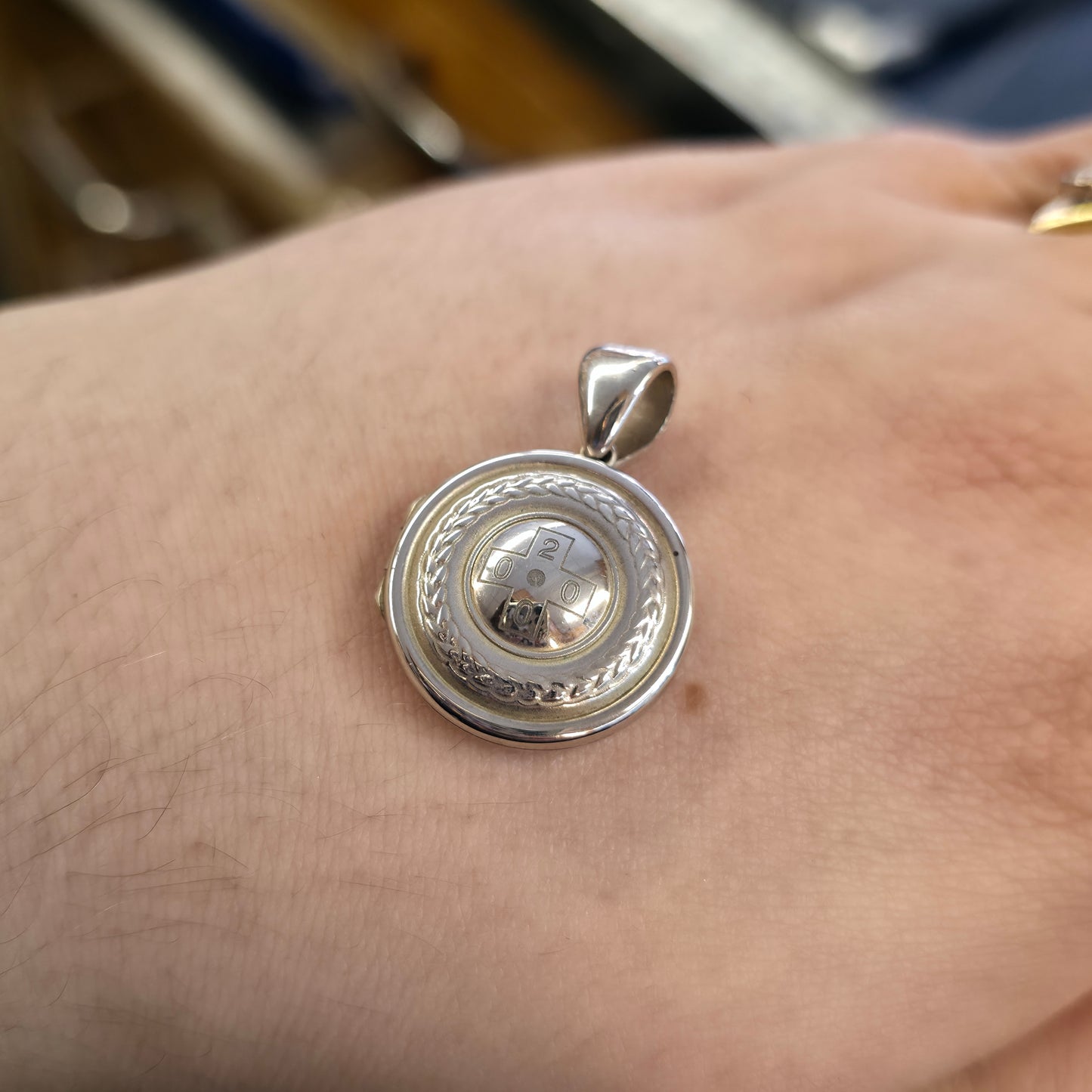 Sterling Silver Vintage Round Locket With Millennium Hallmark Design