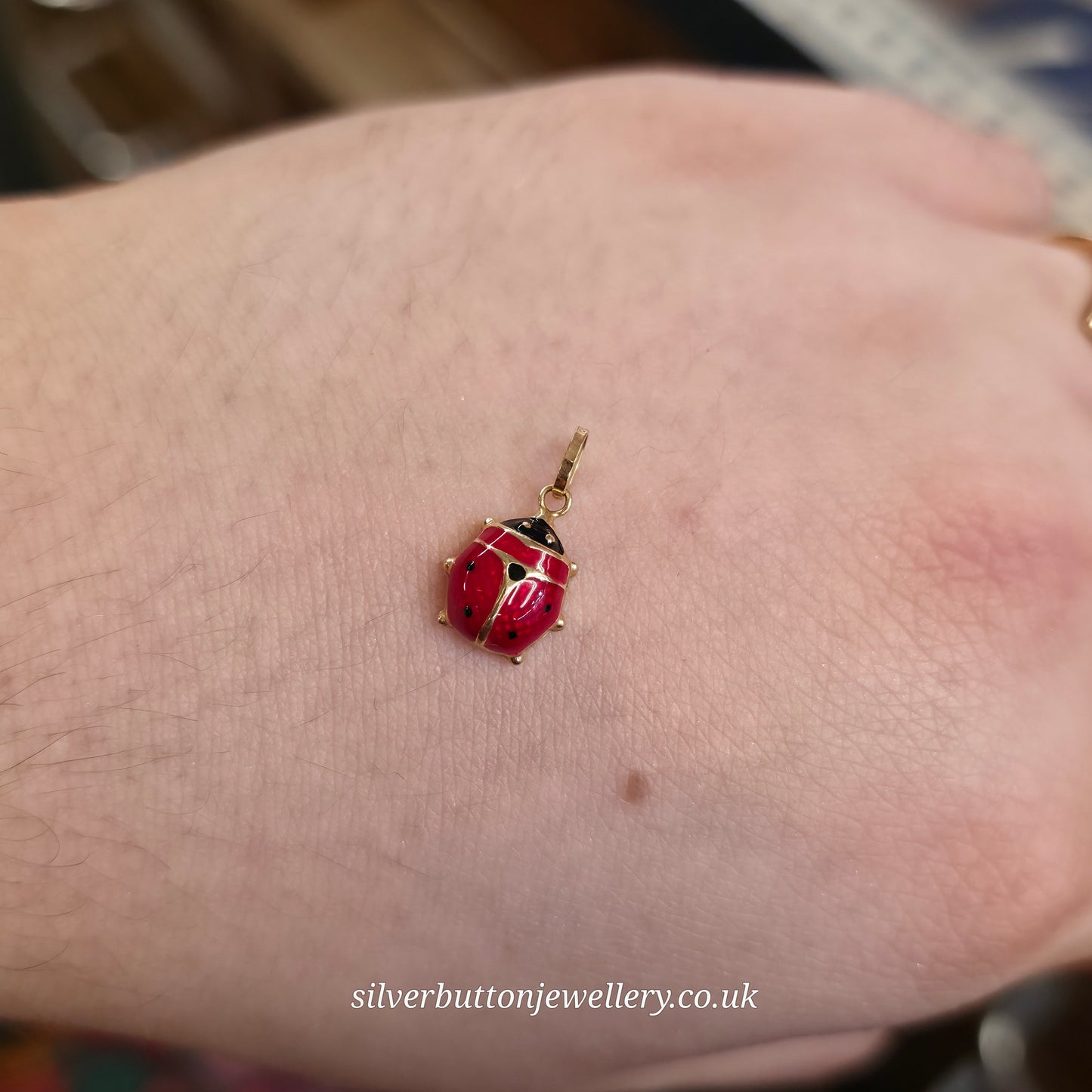 9ct Yellow Gold Hollow Red & Black Enamelled Ladybird / Ladybug Charm / Pendant
